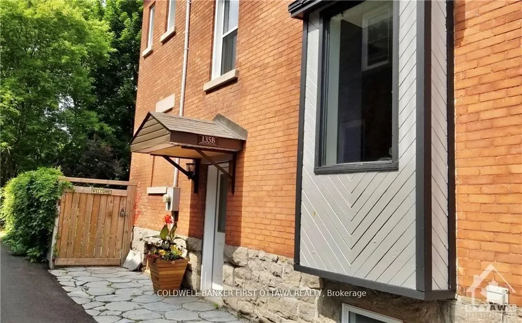 Photo 2 of Unit B, 135 Hawthorne Avenue, Ottawa, Ottawa East — HOMEH