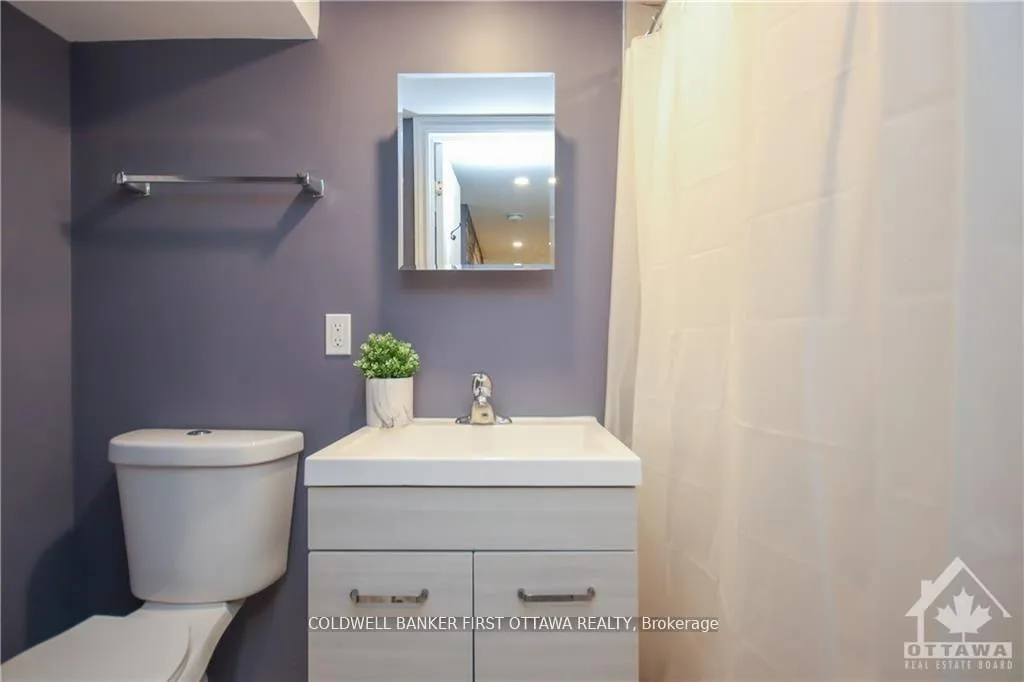 Photo 3 of Unit B, 135 Hawthorne Avenue, Ottawa, Ottawa East — HOMEH
