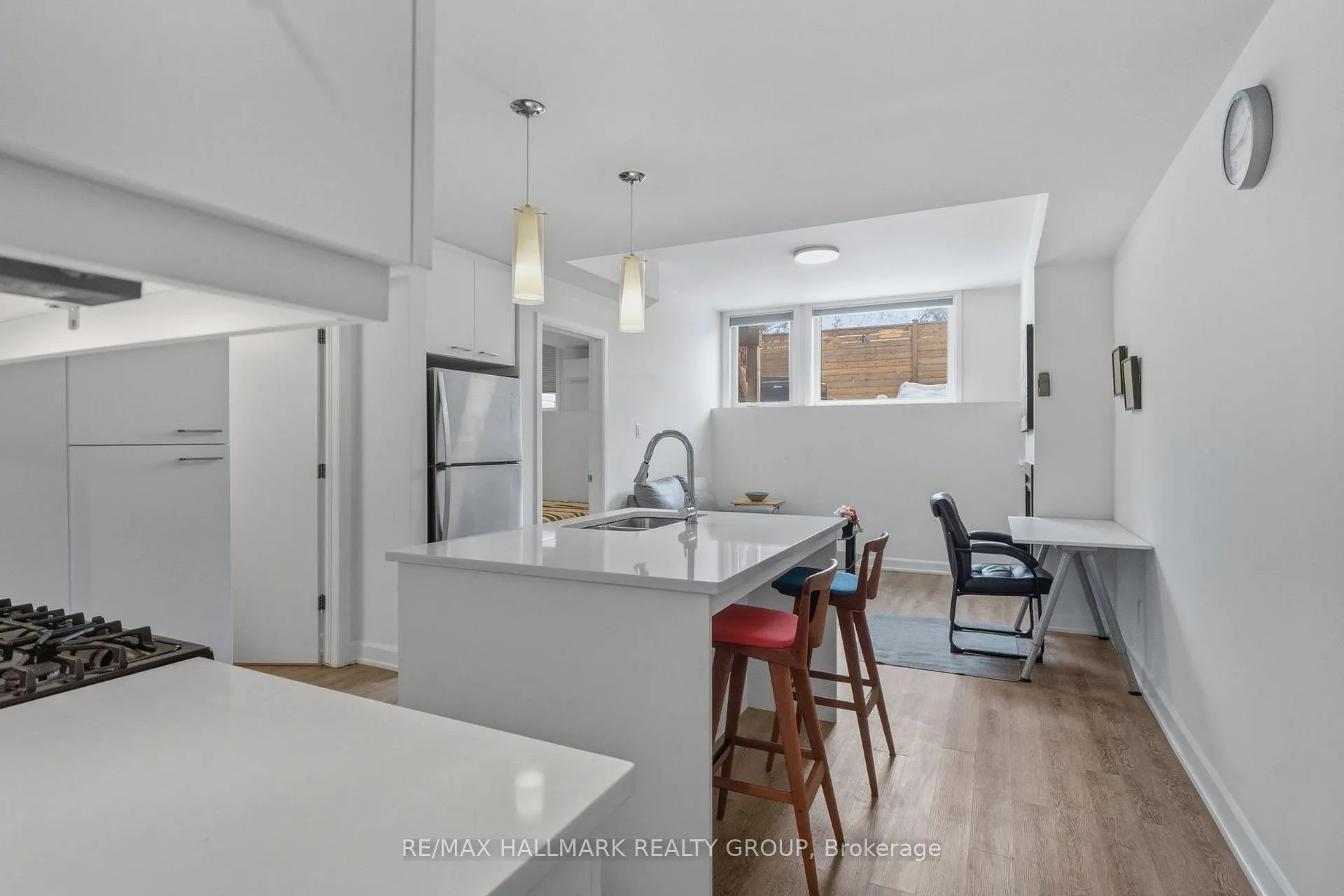 Photo 4 of Unit B, 506 Mutual Street, Ottawa, Castle Heights — HOMEH