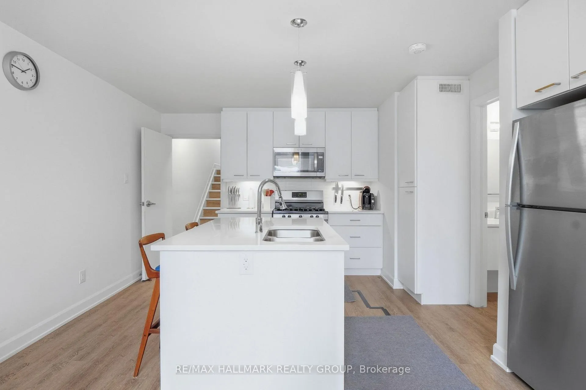 Photo 6 of Unit B, 506 Mutual Street, Ottawa, Castle Heights — HOMEH