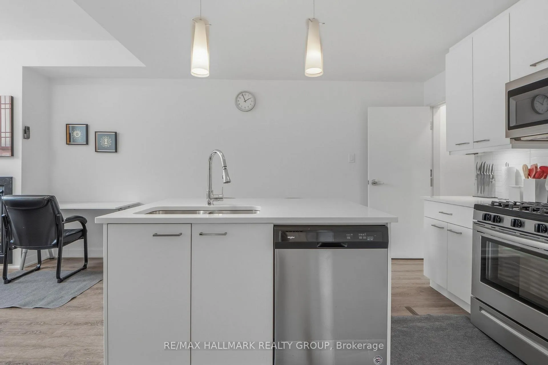 Photo 8 of Unit B, 506 Mutual Street, Ottawa, Castle Heights — HOMEH