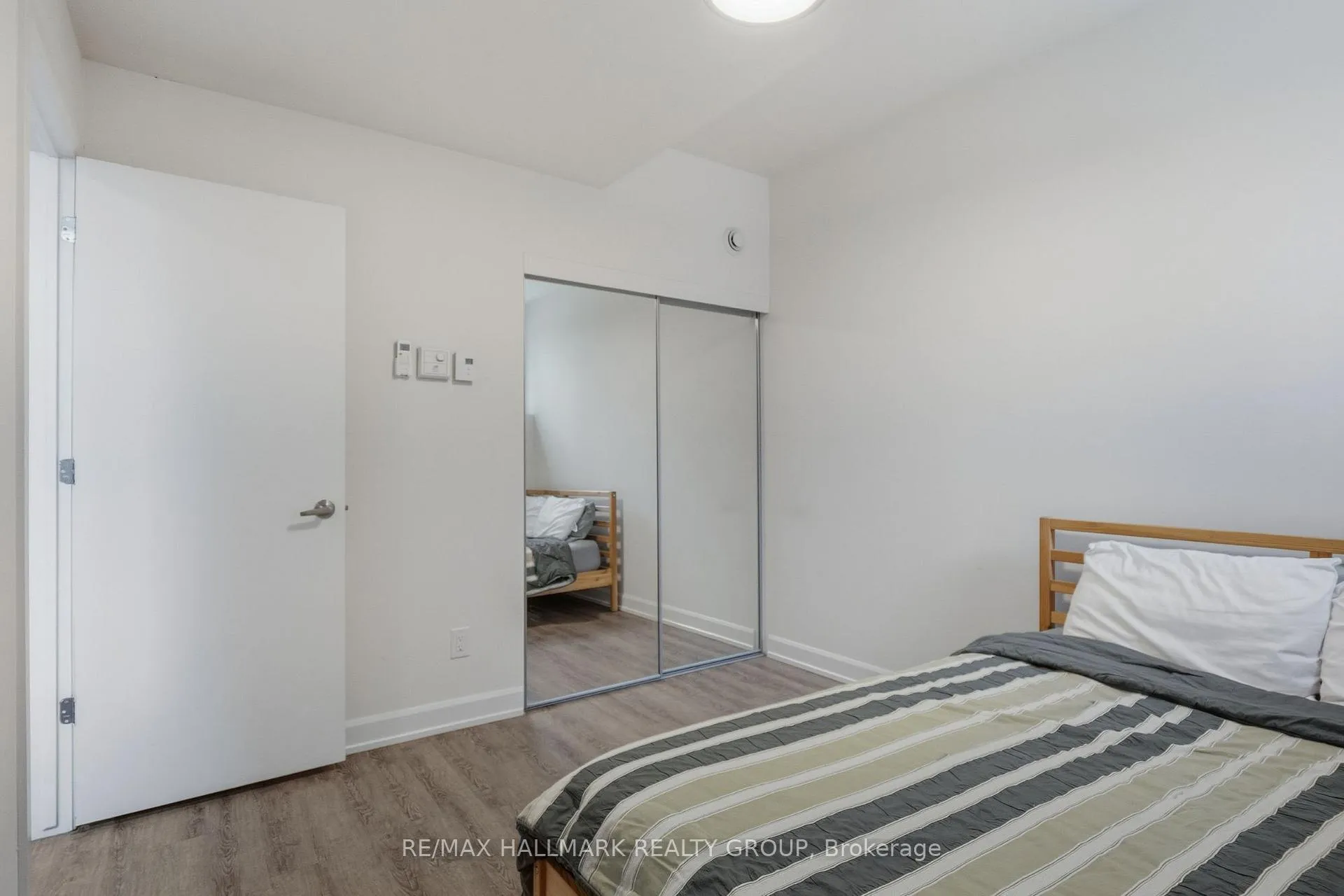 Photo 11 of Unit B, 506 Mutual Street, Ottawa, Castle Heights — HOMEH