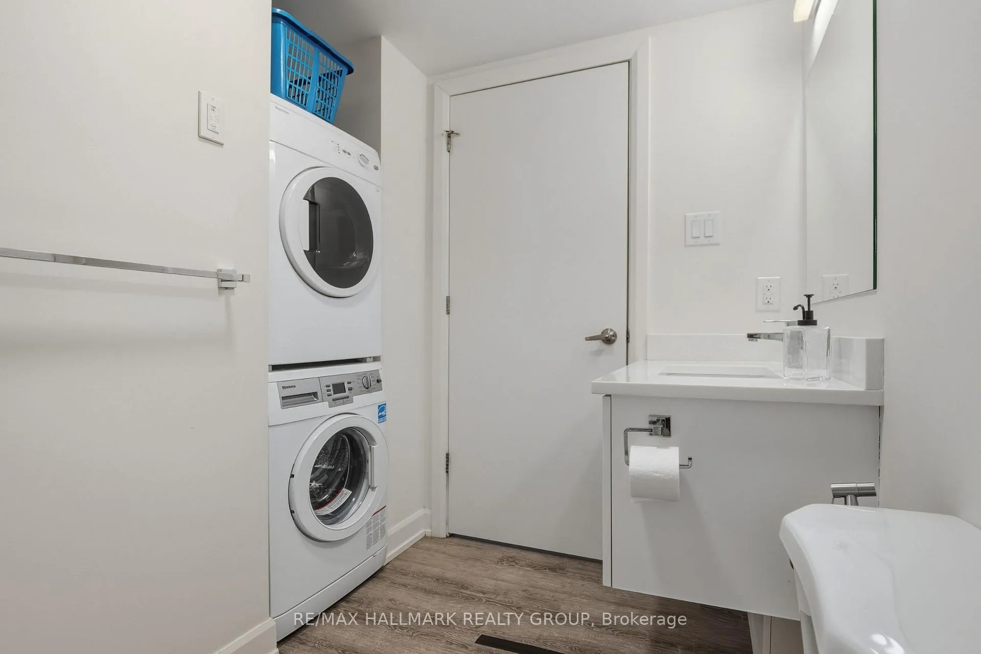 Photo 12 of Unit B, 506 Mutual Street, Ottawa, Castle Heights — HOMEH