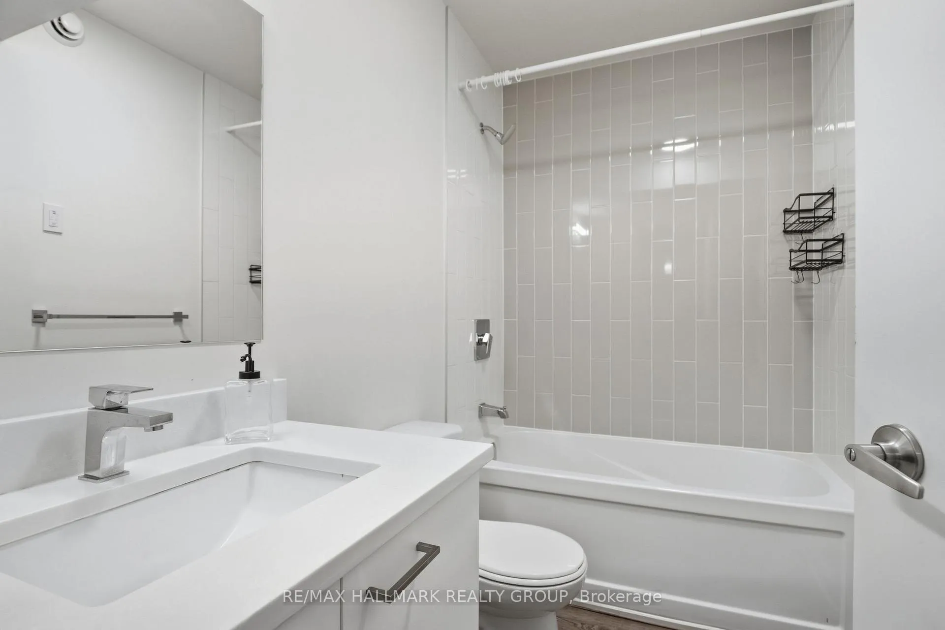 Photo 13 of Unit B, 506 Mutual Street, Ottawa, Castle Heights — HOMEH