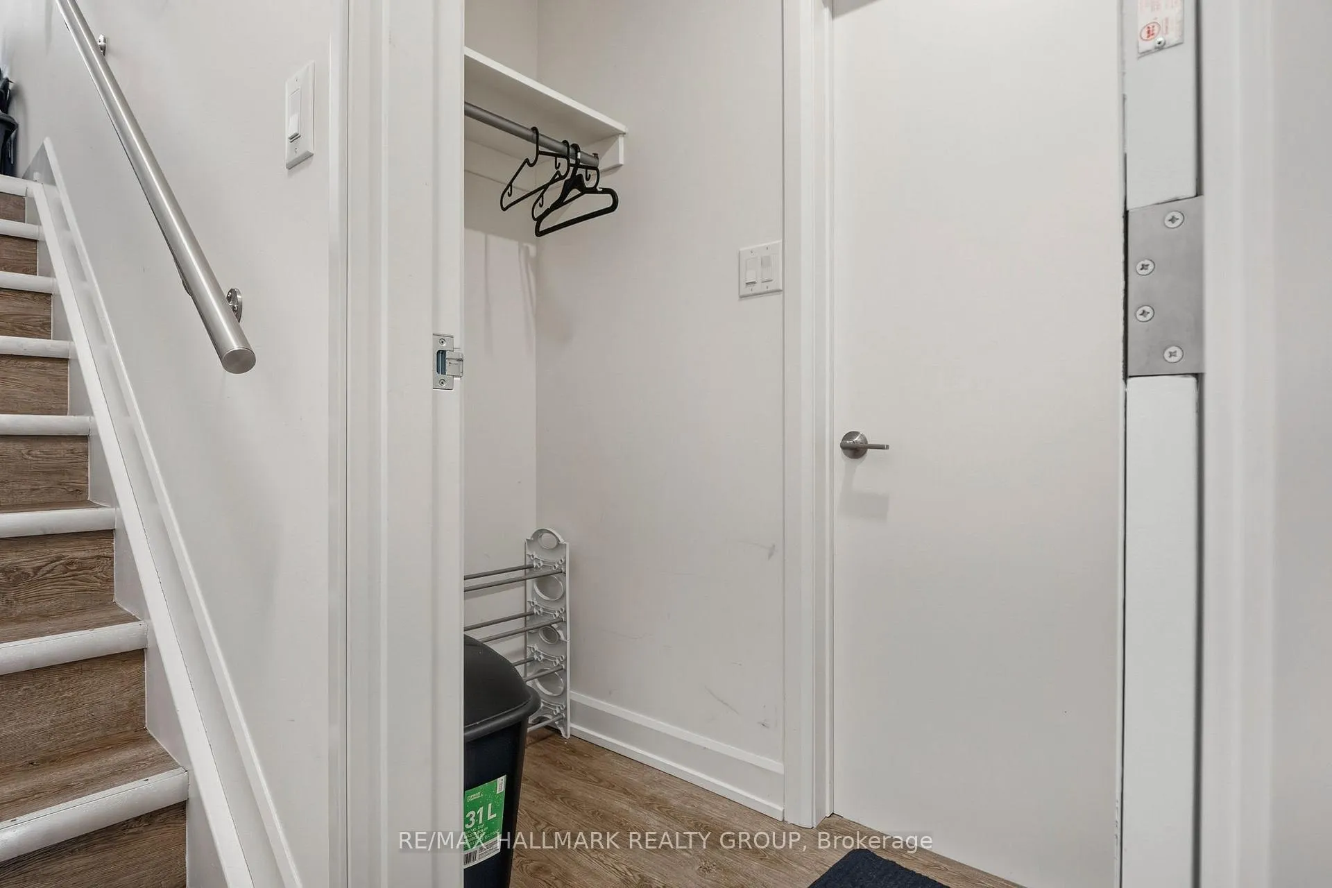 Photo 14 of Unit B, 506 Mutual Street, Ottawa, Castle Heights — HOMEH