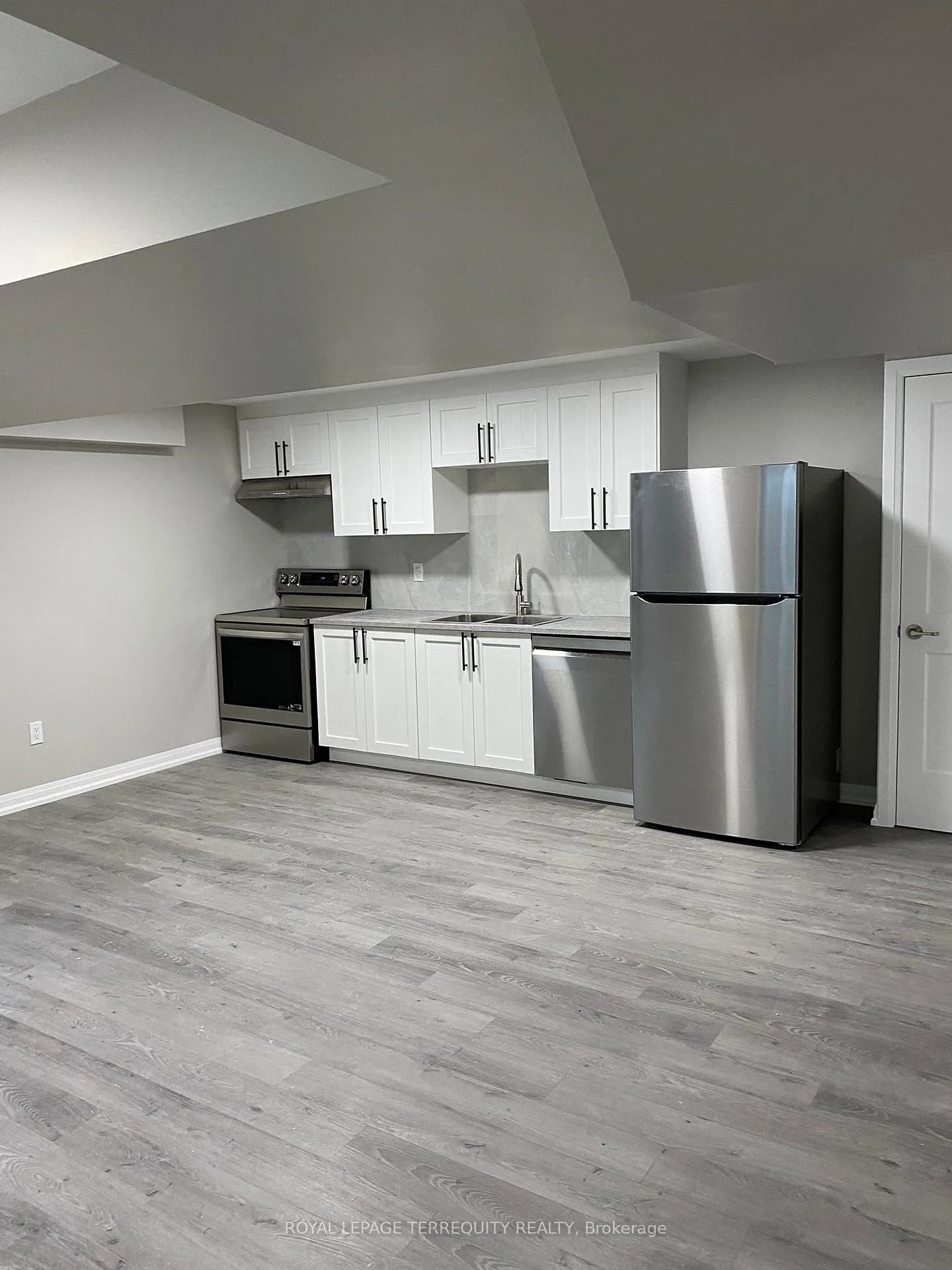 Photo 2 of Unit Lower, 34 Del Ray Crescent, Wasaga Beach — HOMEH
