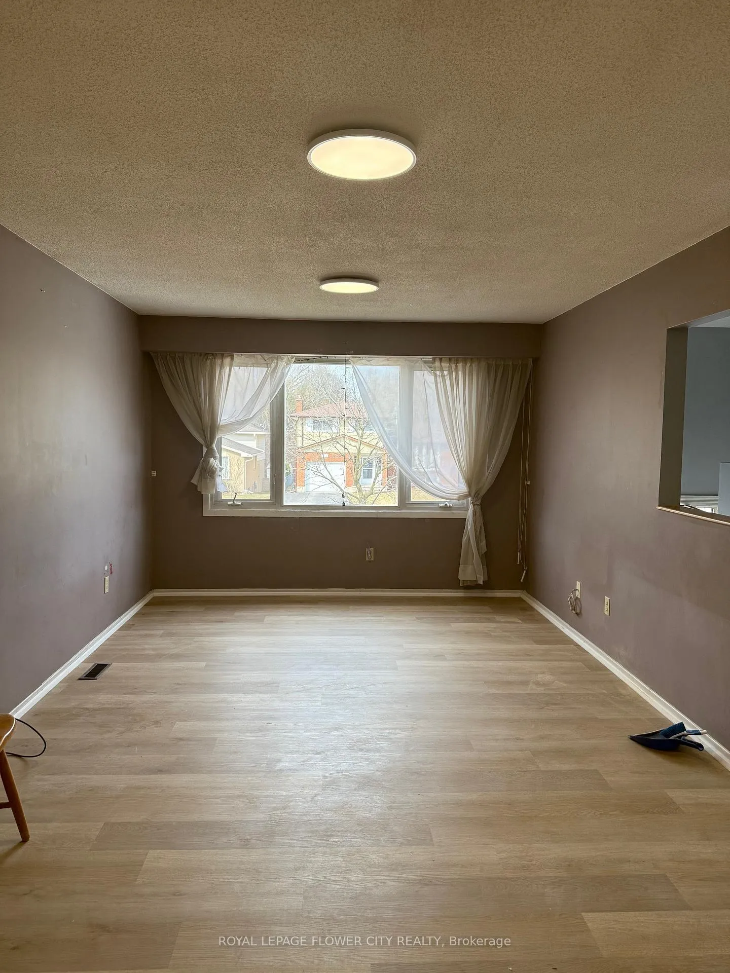 Photo 1 of 611 Pioneer Drive, Kitchener — HOMEH