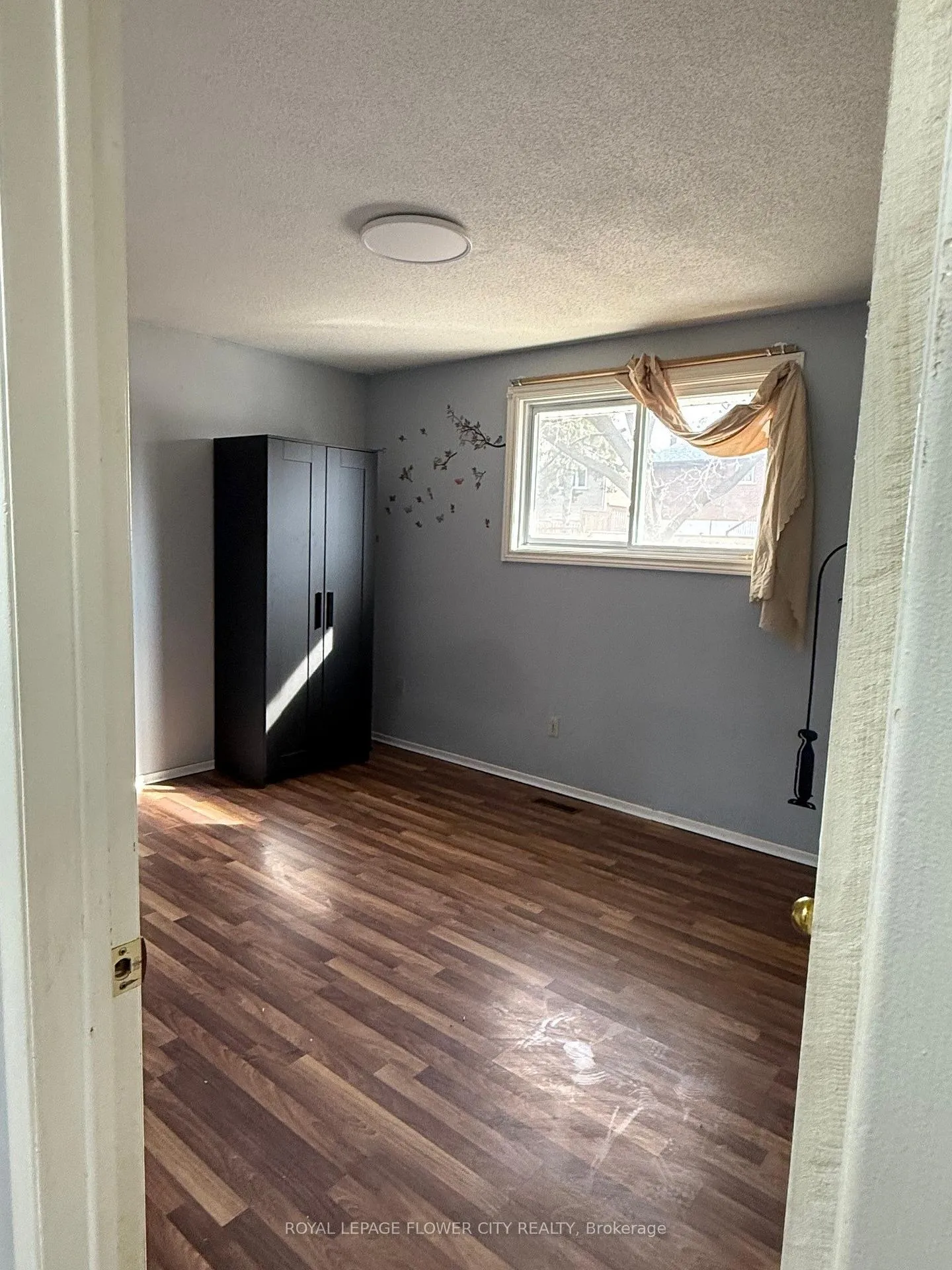 Photo 7 of 611 Pioneer Drive, Kitchener — HOMEH