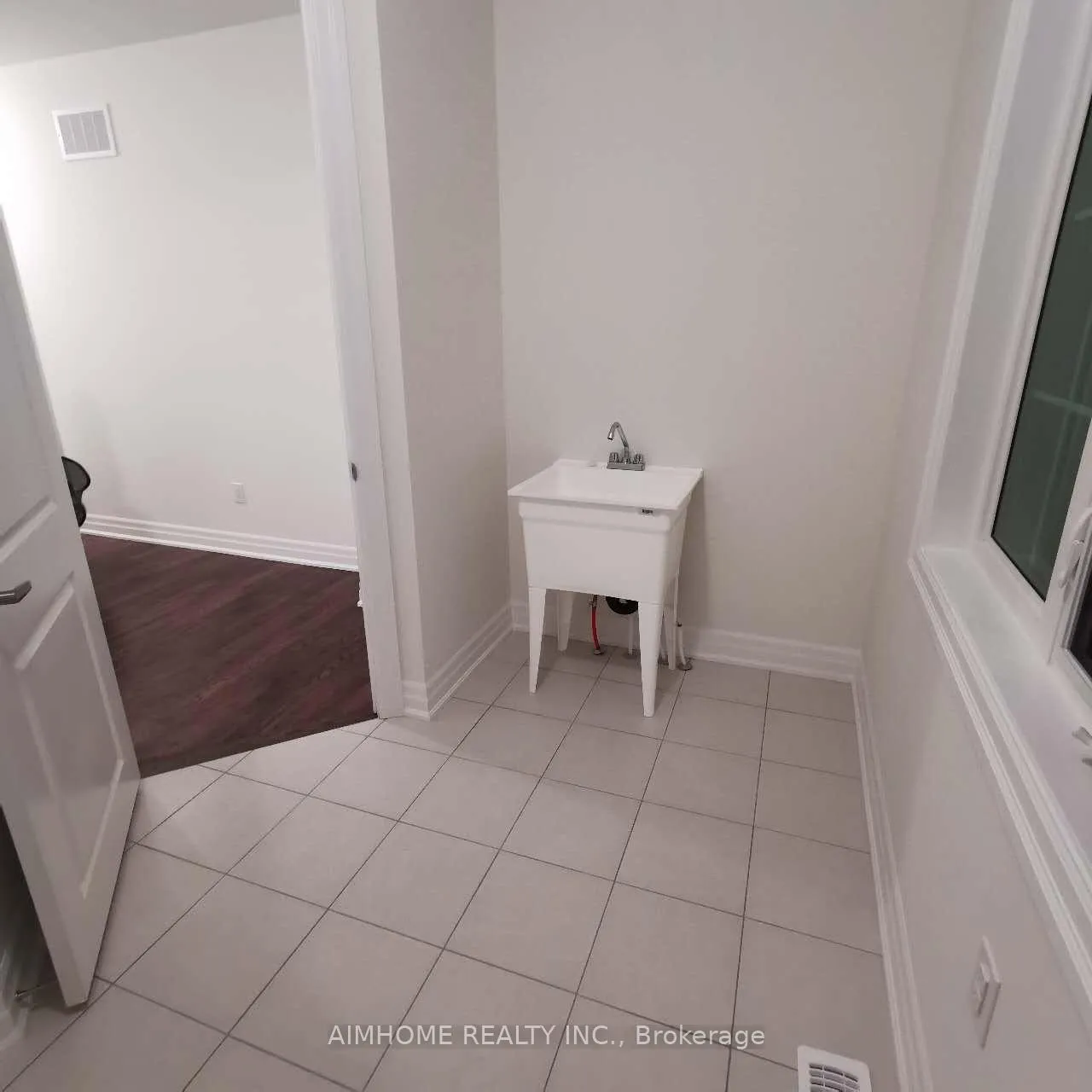 Photo 14 of 26 Navitas Crescent, Markham, Victoria Square — HOMEH
