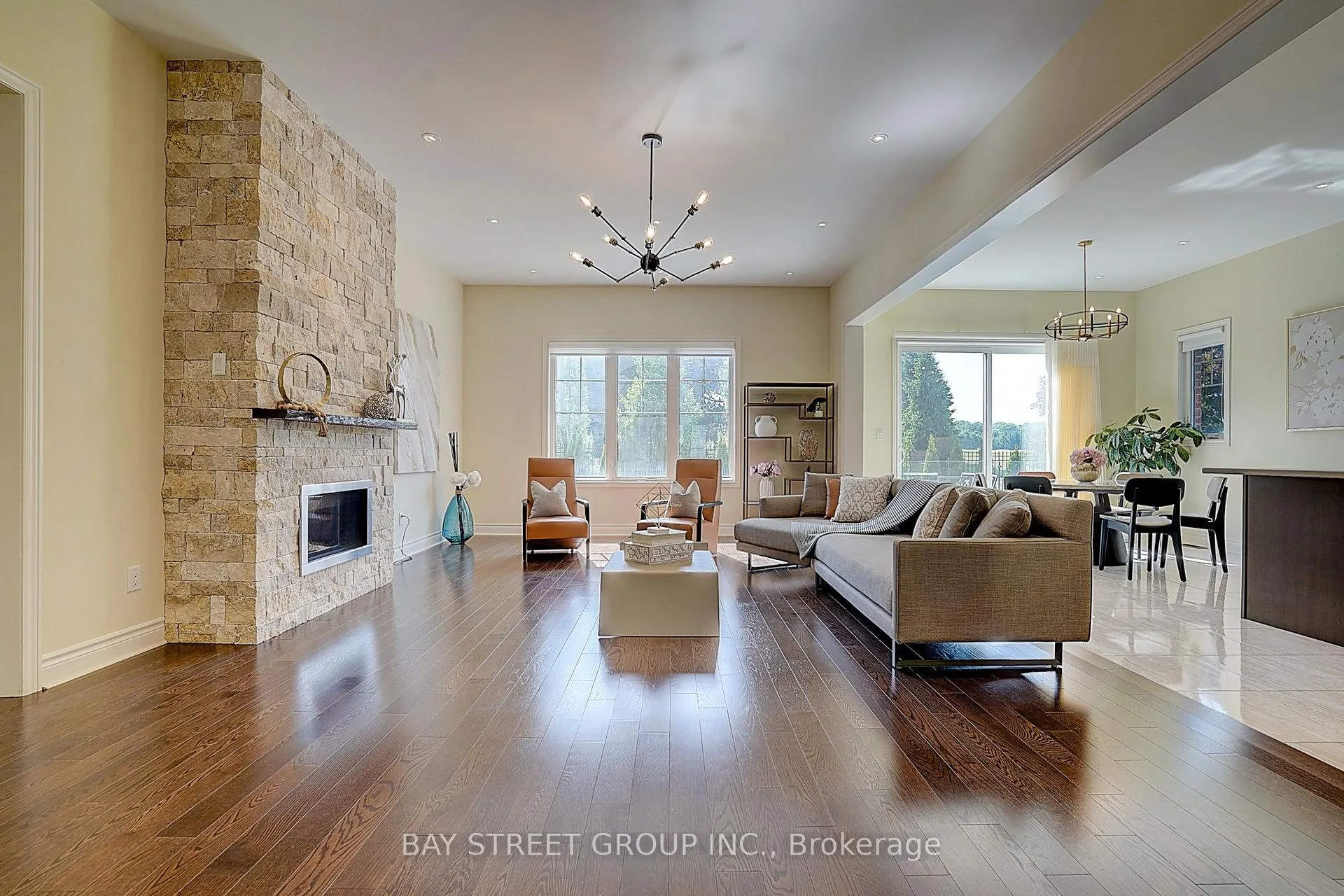 Photo 7 of 96 Match Point Court, Aurora, Aurora Estates — HOMEH