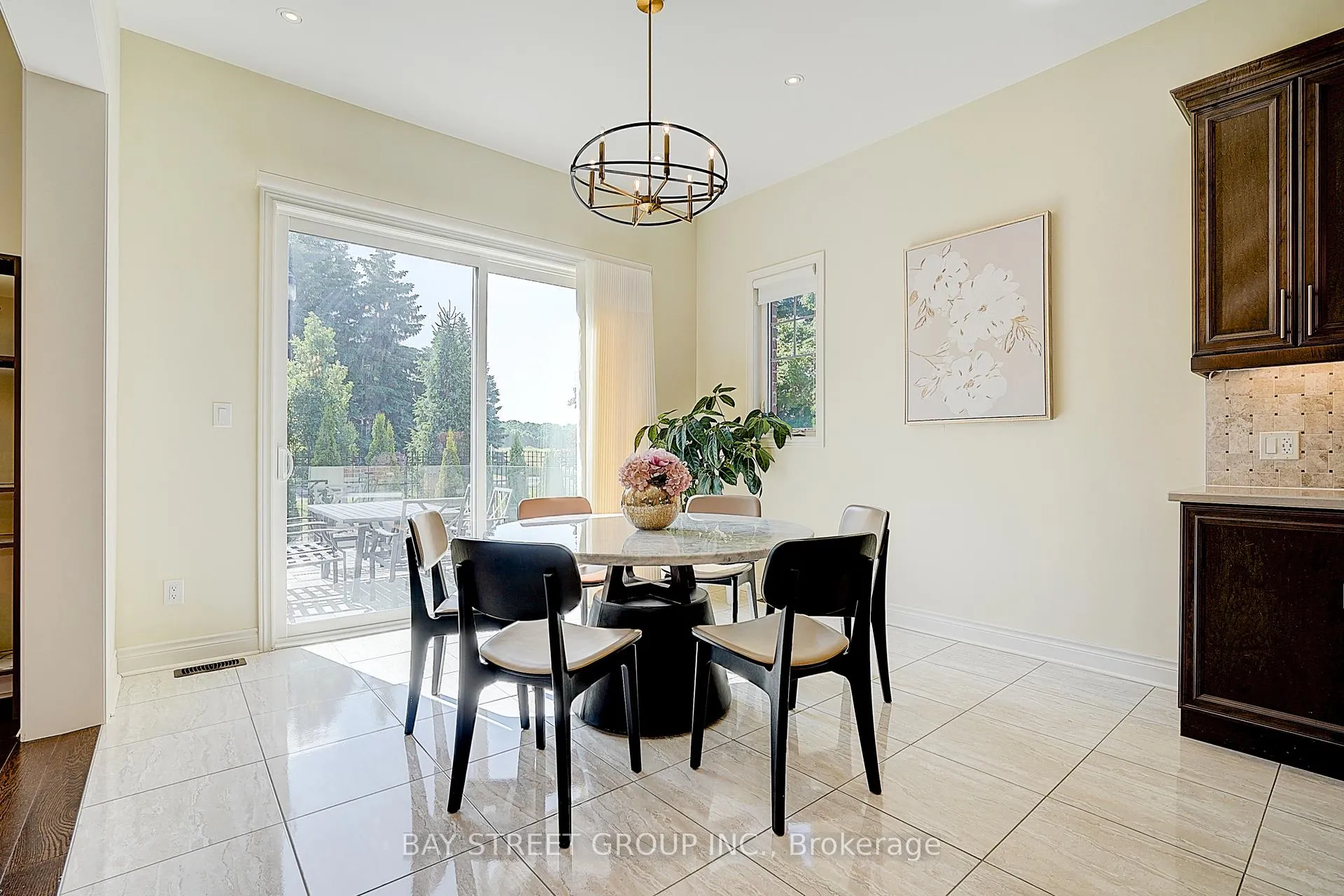 Photo 12 of 96 Match Point Court, Aurora, Aurora Estates — HOMEH