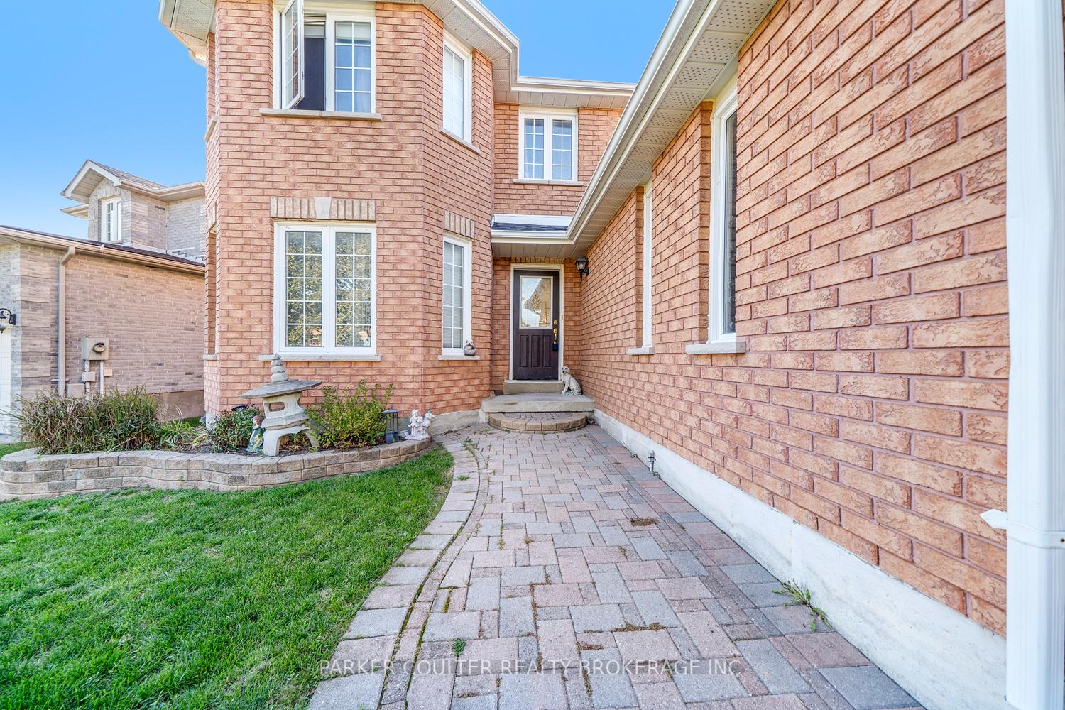 Photo 2 of 7 Teal Place, Barrie, Painswick South — HOMEH