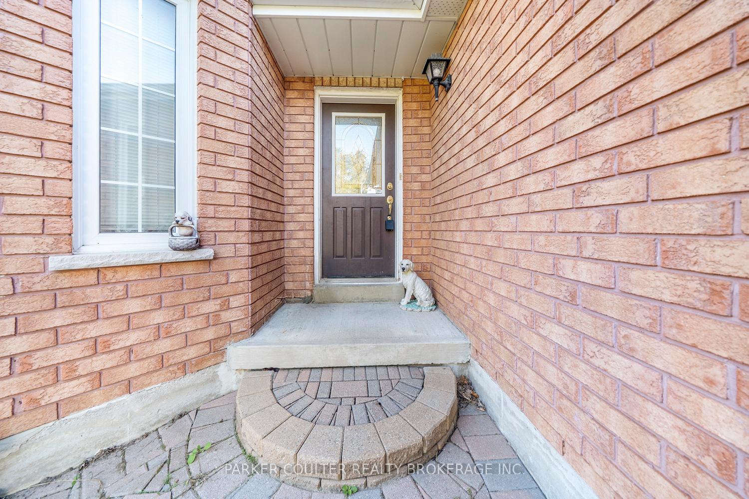 Photo 3 of 7 Teal Place, Barrie, Painswick South — HOMEH
