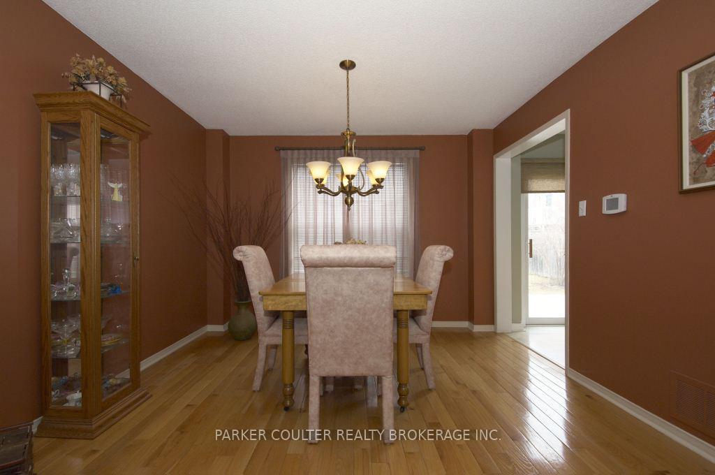 Photo 7 of 7 Teal Place, Barrie, Painswick South — HOMEH