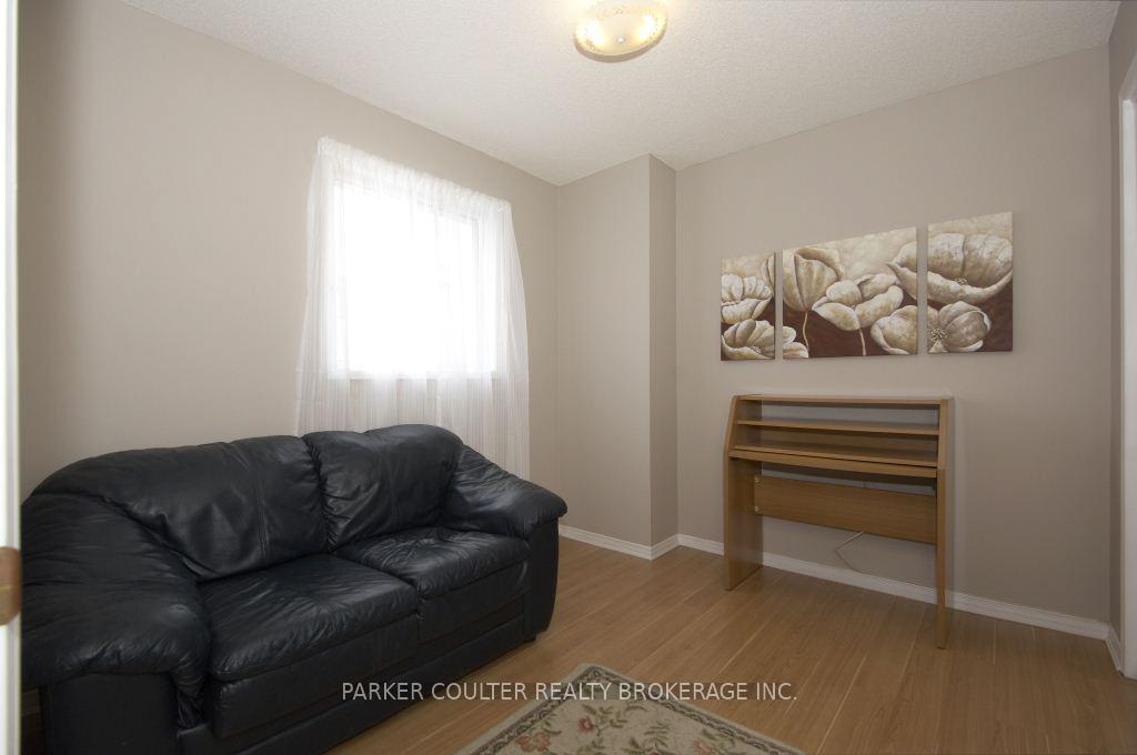 Photo 10 of 7 Teal Place, Barrie, Painswick South — HOMEH