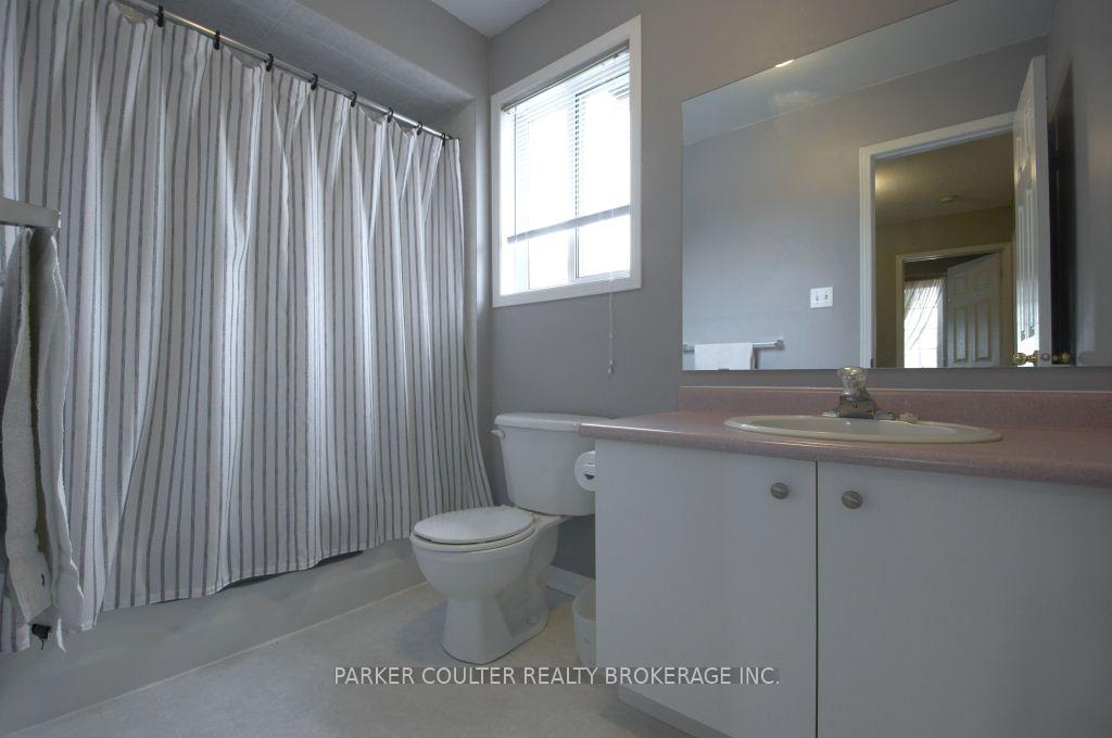 Photo 11 of 7 Teal Place, Barrie, Painswick South — HOMEH