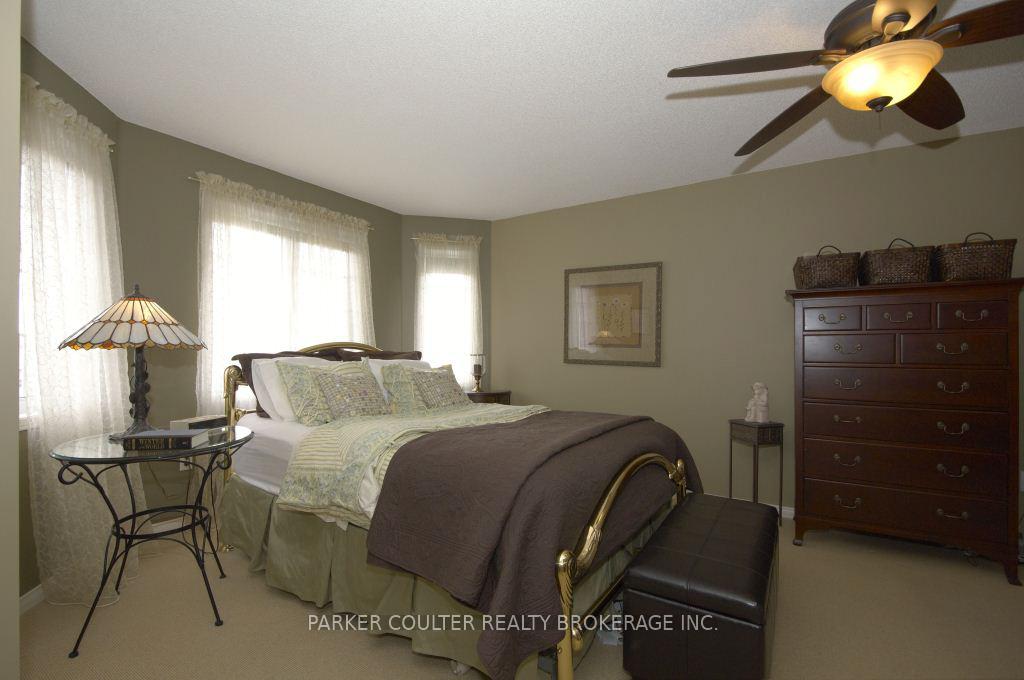 Photo 13 of 7 Teal Place, Barrie, Painswick South — HOMEH