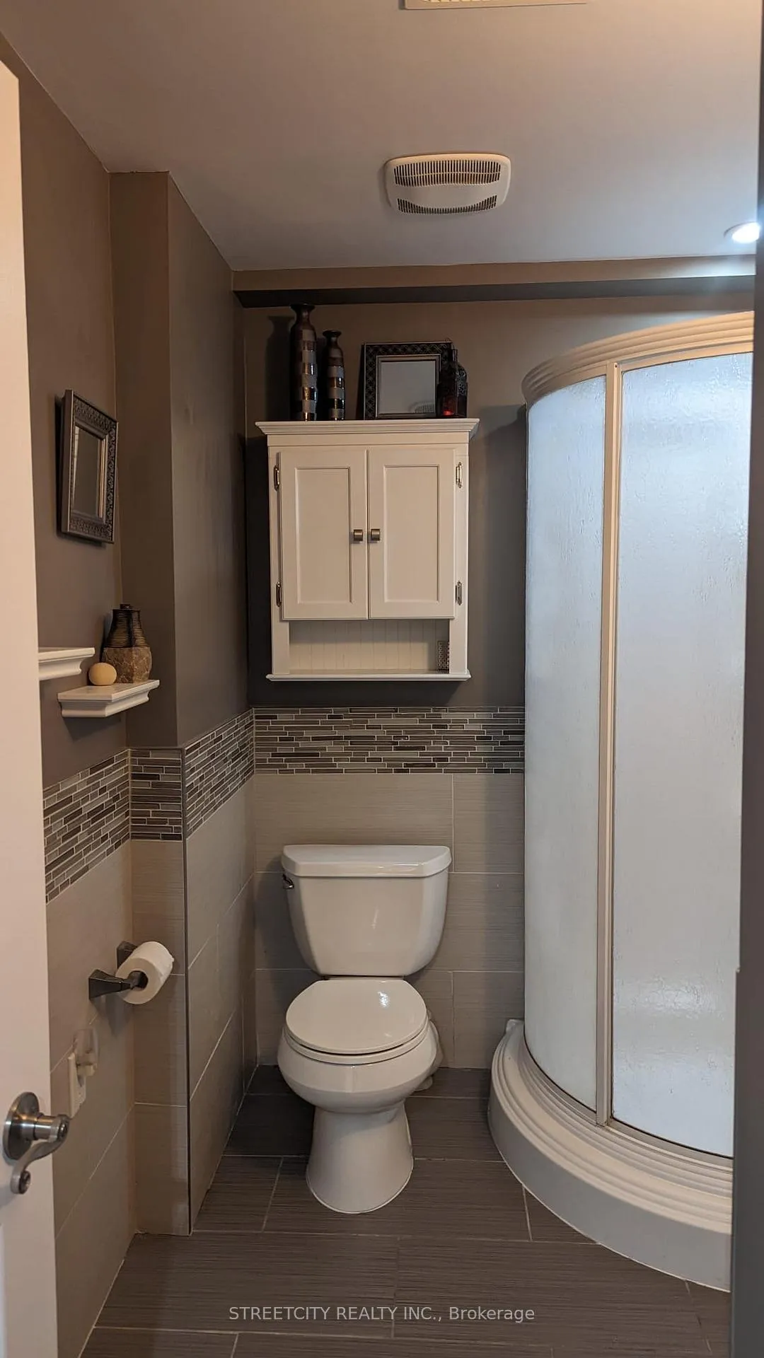 Photo 12 of 24 Frey Crescent, Kitchener — HOMEH