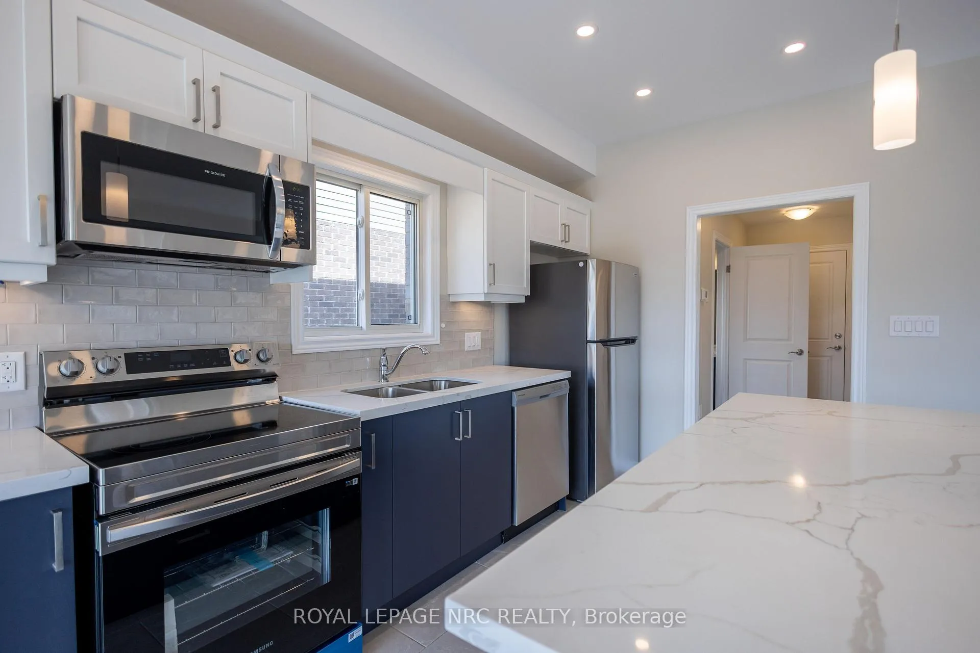 Photo 5 of 25 McMann Drive, Thorold, Thorold Downtown — HOMEH