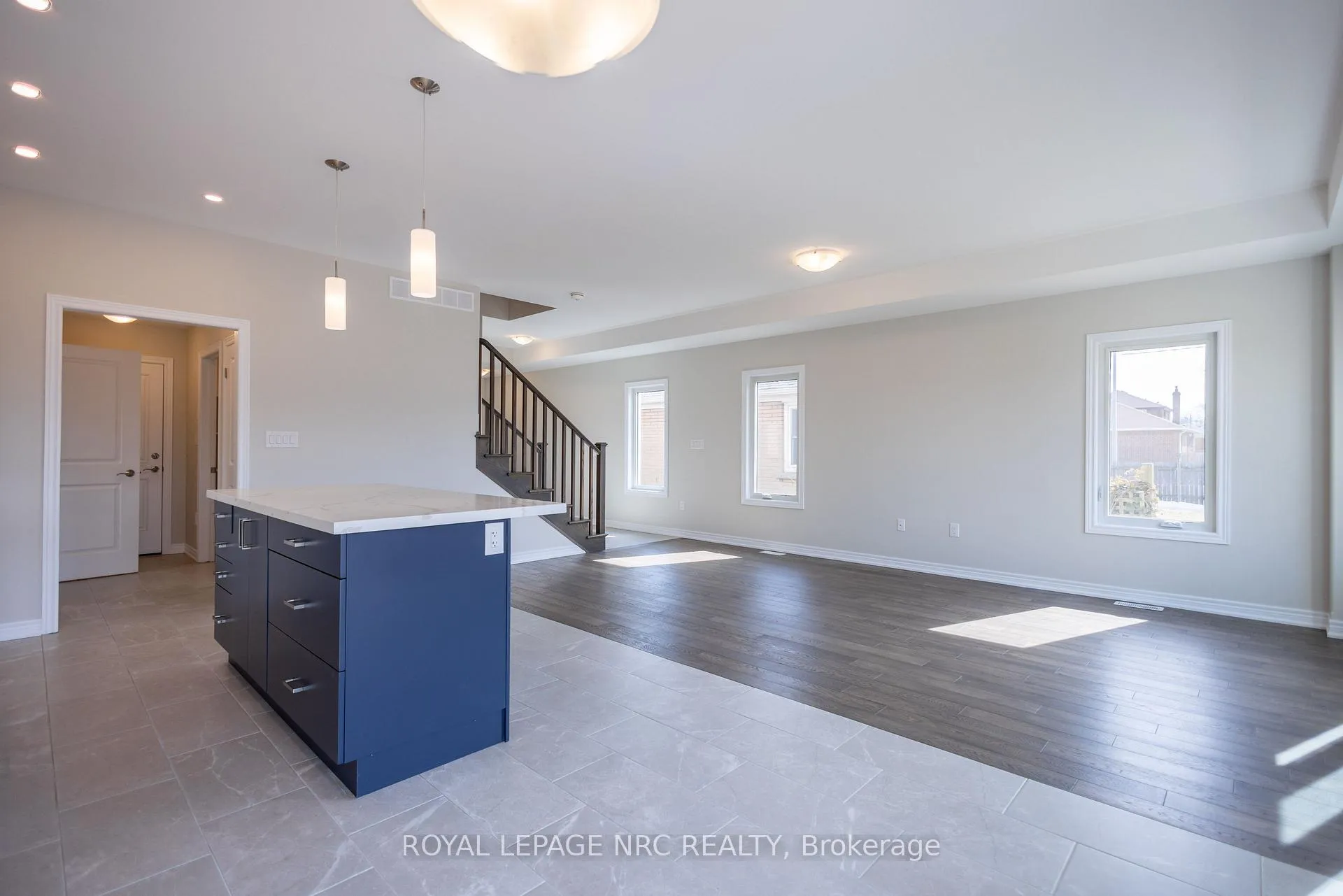 Photo 9 of 25 McMann Drive, Thorold, Thorold Downtown — HOMEH