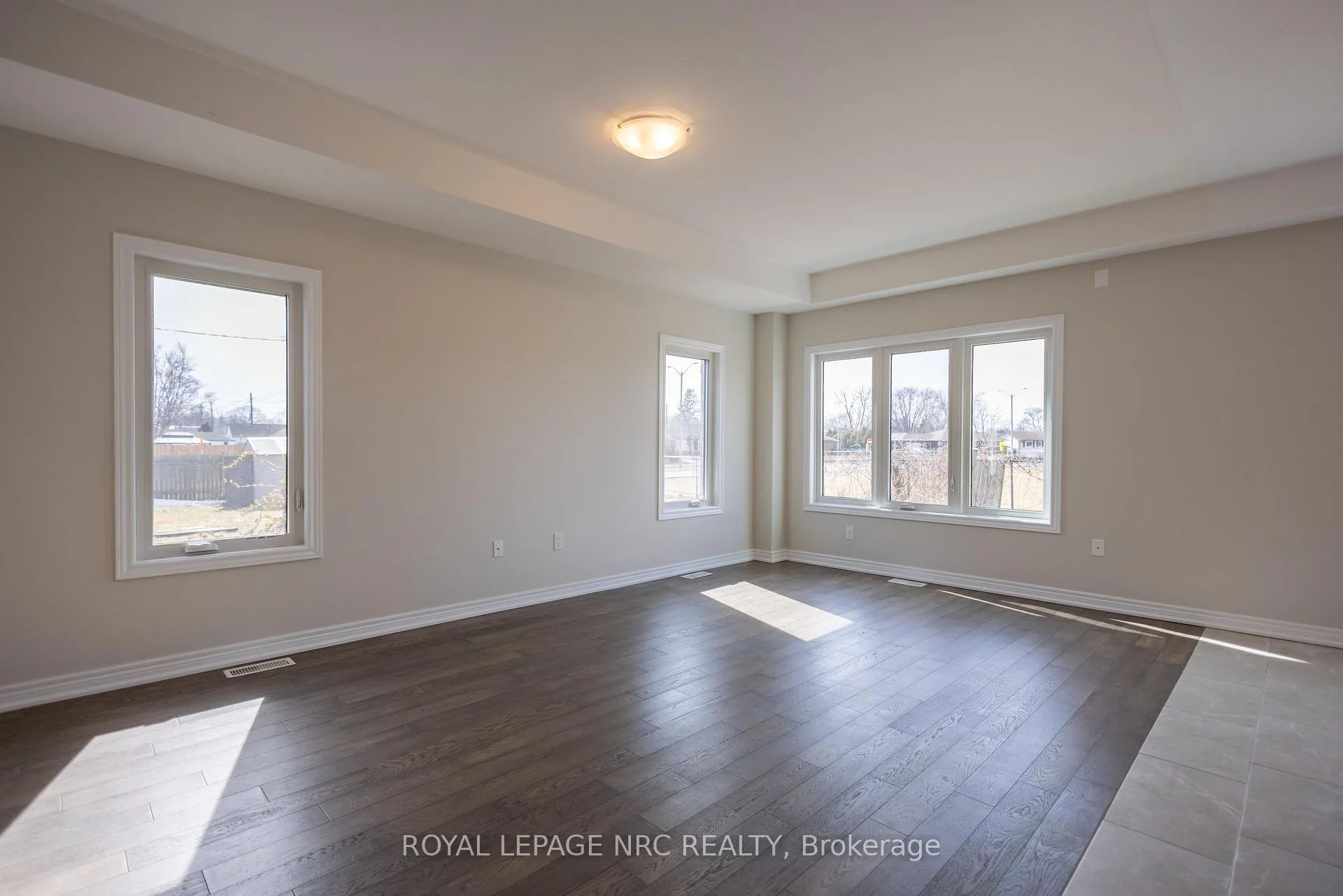 Photo 10 of 25 McMann Drive, Thorold, Thorold Downtown — HOMEH