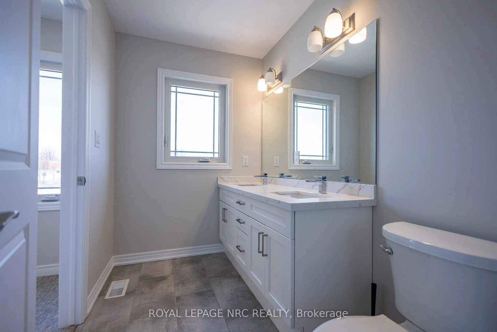 Photo 17 of 25 McMann Drive, Thorold, Thorold Downtown — HOMEH