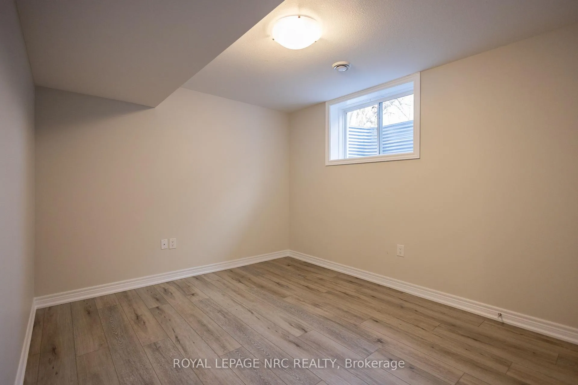 Photo 28 of 25 McMann Drive, Thorold, Thorold Downtown — HOMEH