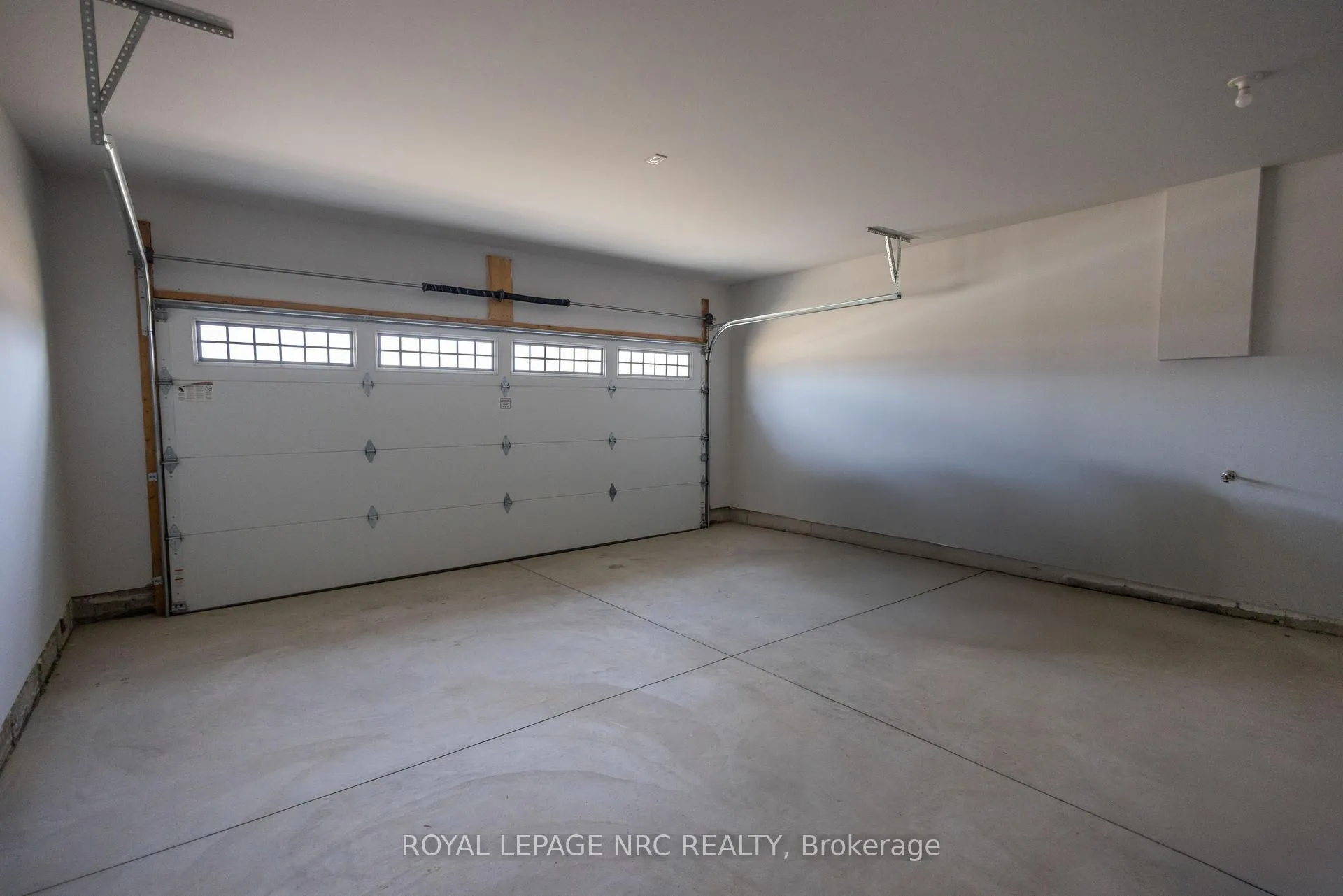 Photo 29 of 25 McMann Drive, Thorold, Thorold Downtown — HOMEH