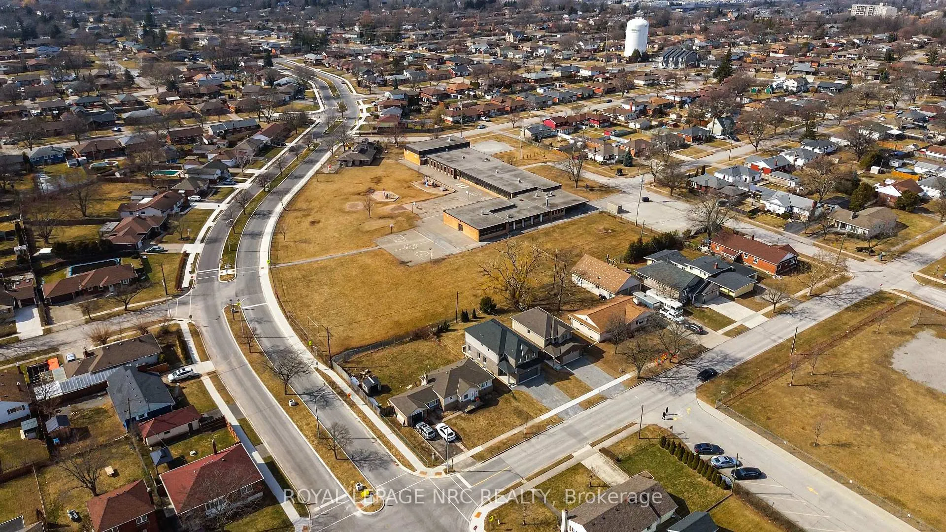 Photo 40 of 25 McMann Drive, Thorold, Thorold Downtown — HOMEH