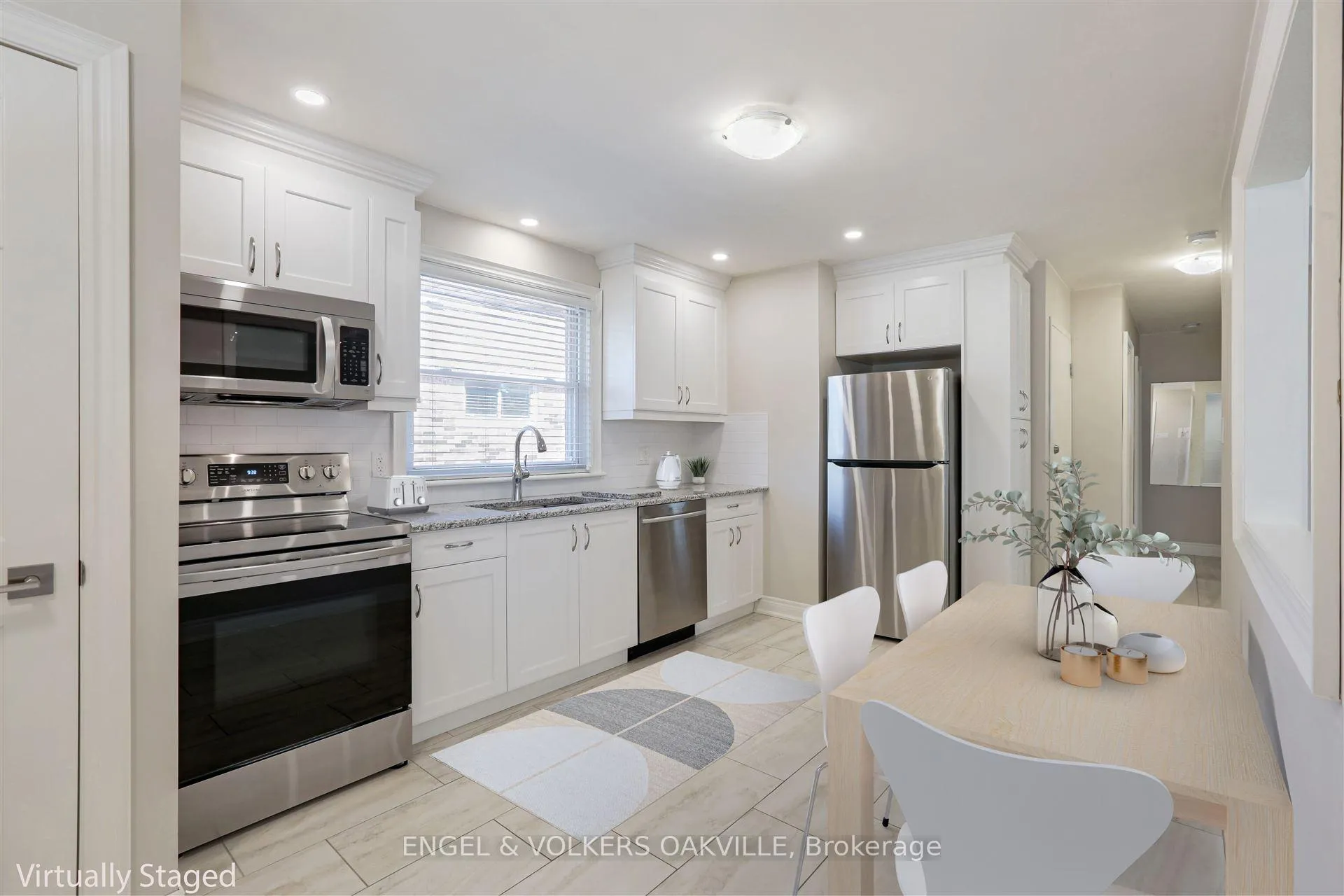 Photo 3 of Unit Upper, 128 Winchester Boulevard, Hamilton, Hampton Heights — HOMEH