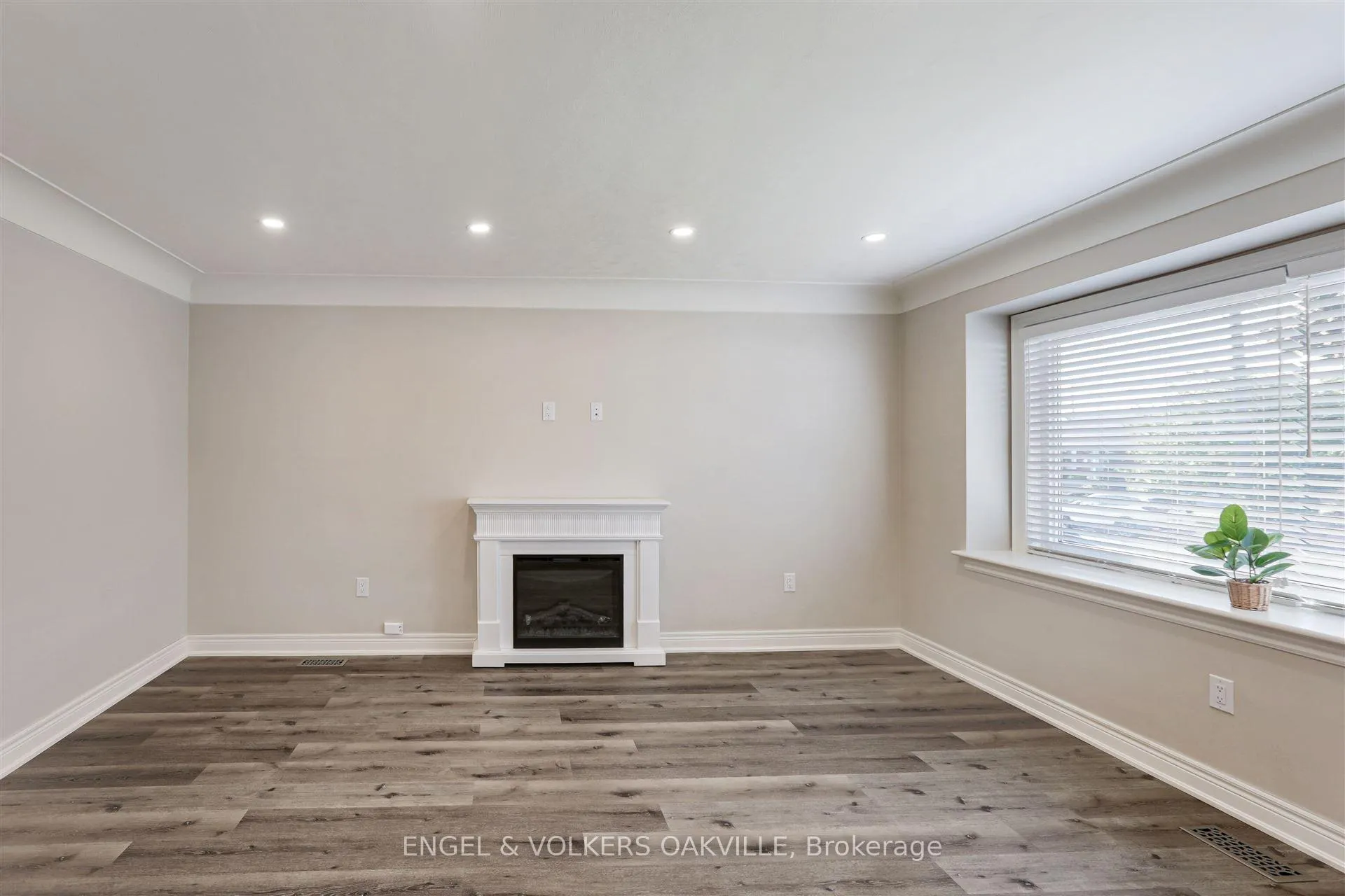 Photo 6 of Unit Upper, 128 Winchester Boulevard, Hamilton, Hampton Heights — HOMEH