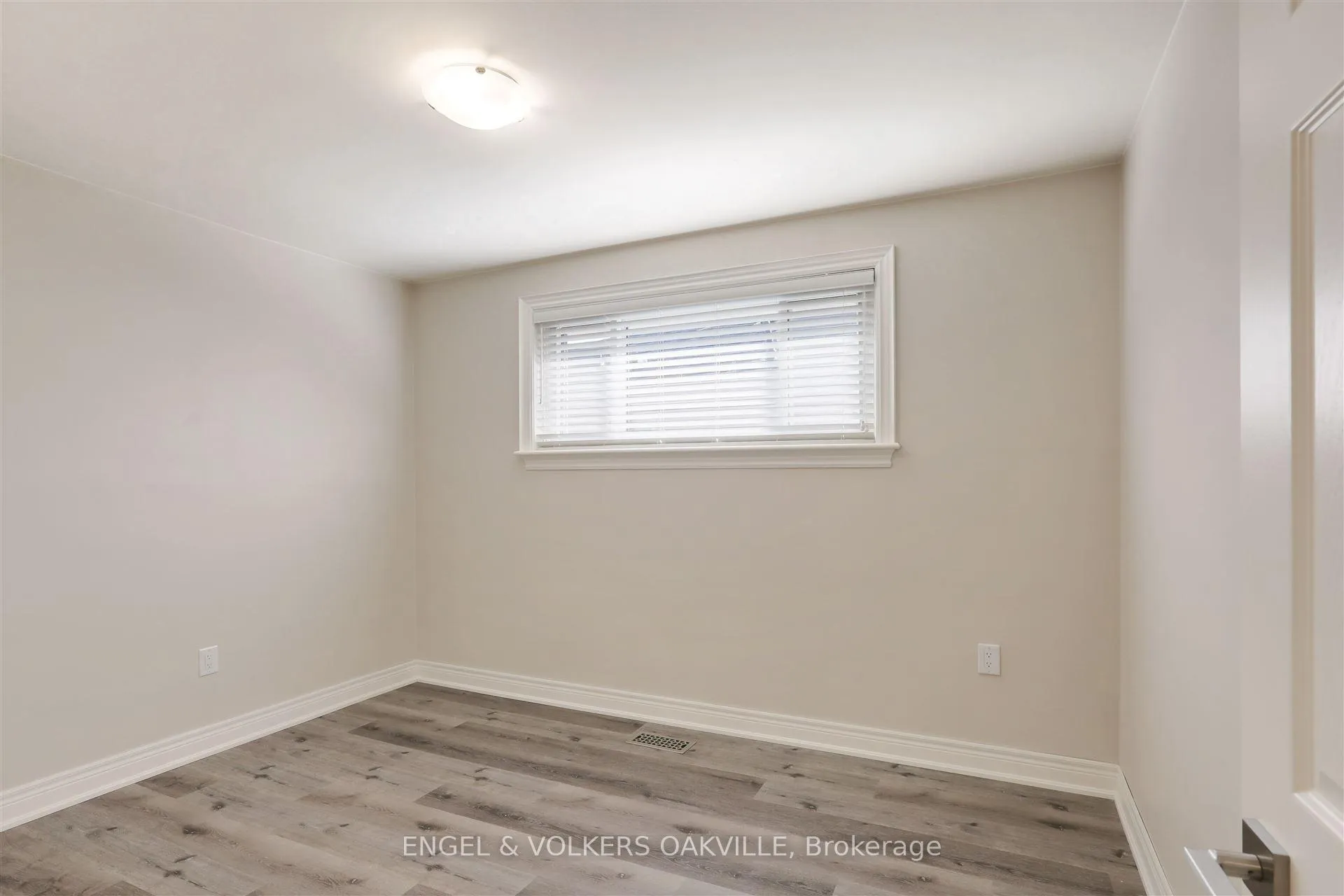Photo 13 of Unit Upper, 128 Winchester Boulevard, Hamilton, Hampton Heights — HOMEH