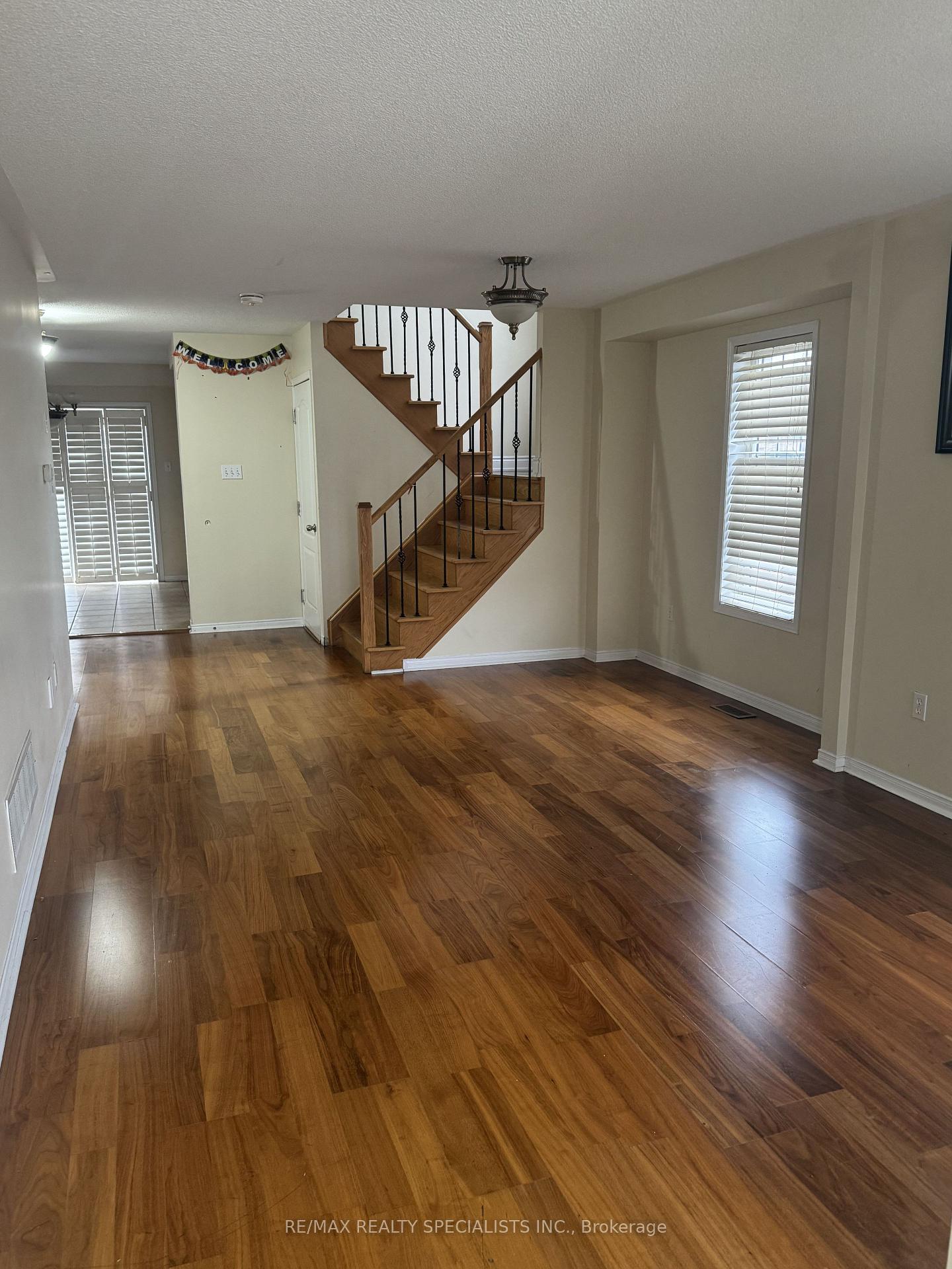 Photo 2 of 19 Colbeck Crescent, Brampton, Fletcher's Meadow — HOMEH