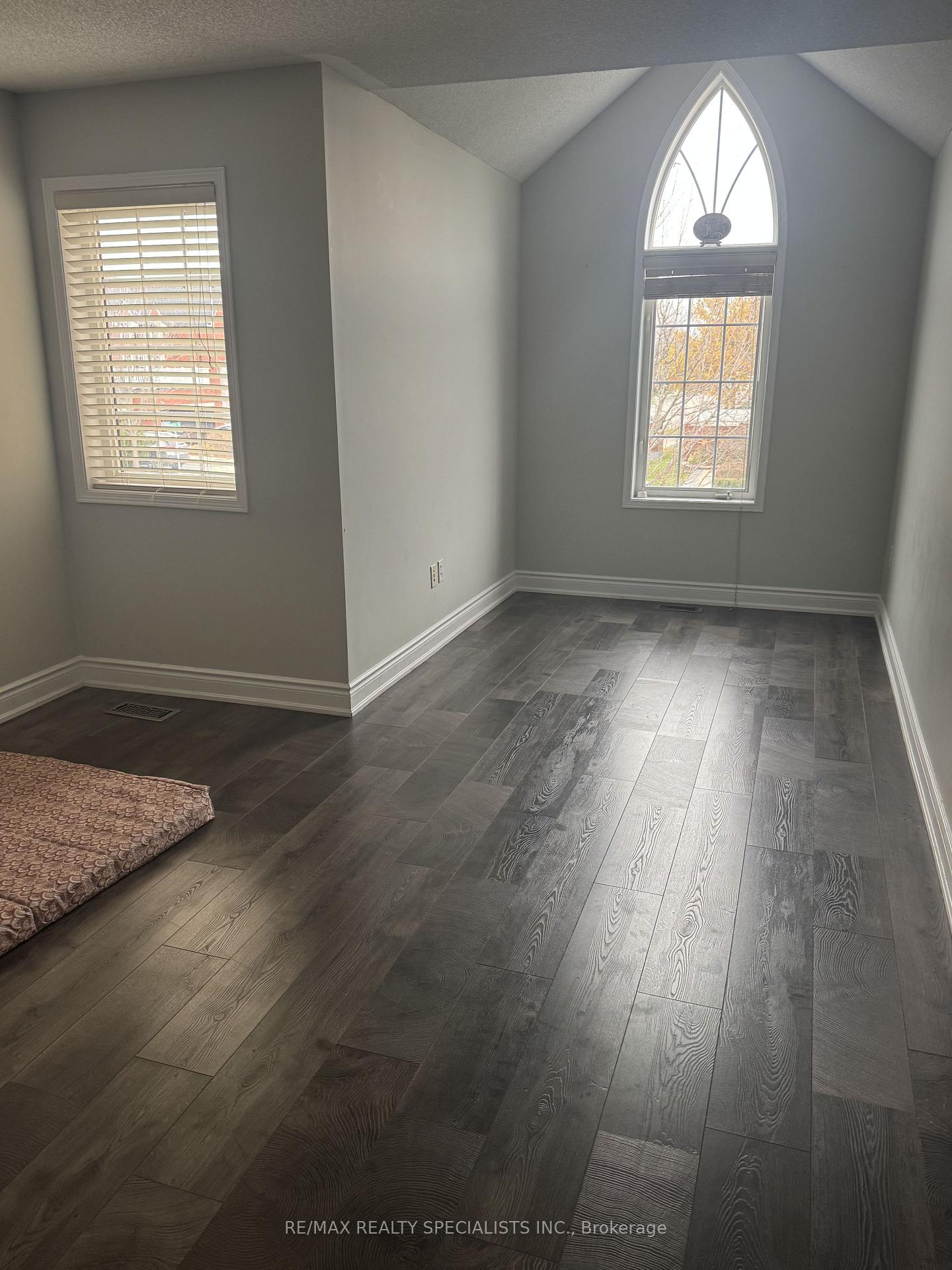 Photo 7 of 19 Colbeck Crescent, Brampton, Fletcher's Meadow — HOMEH