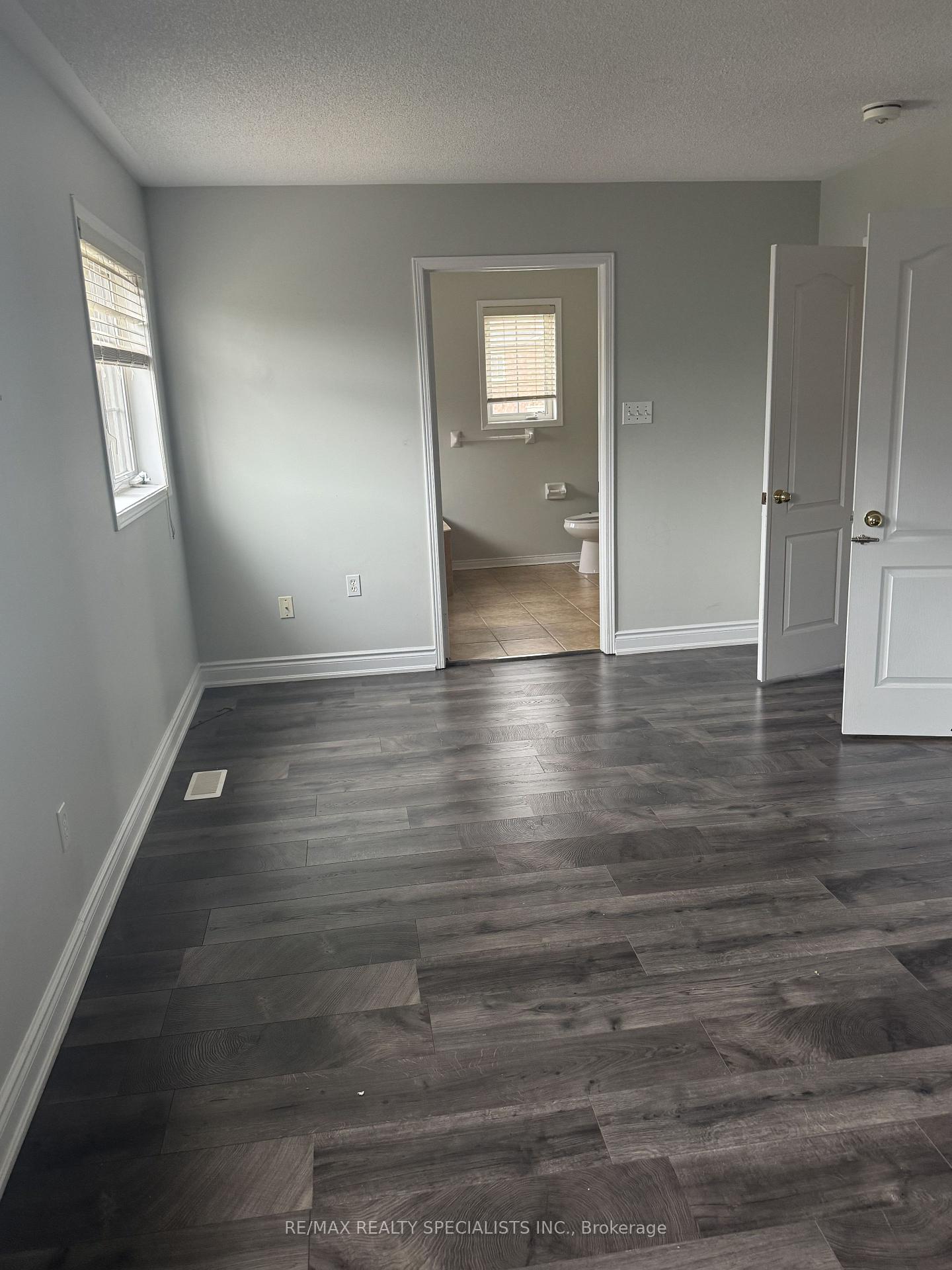Photo 9 of 19 Colbeck Crescent, Brampton, Fletcher's Meadow — HOMEH