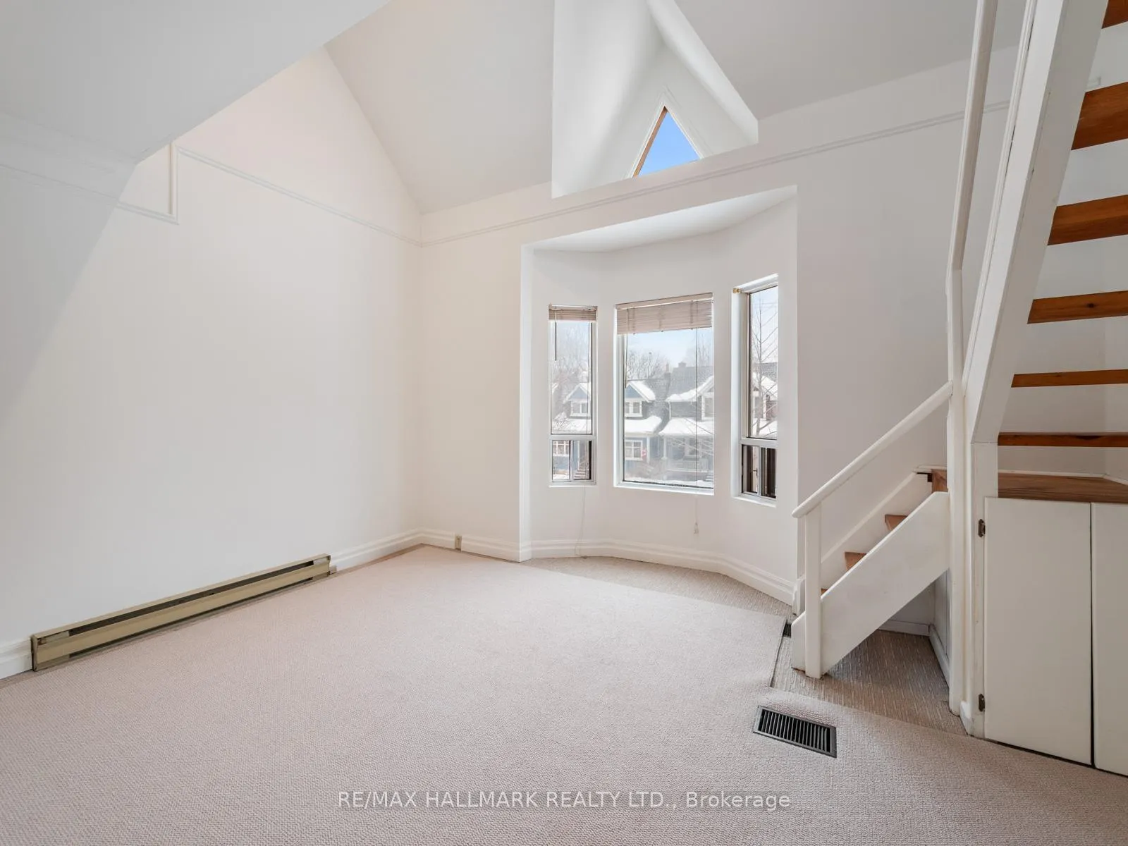 Photo 10 of Unit Upper, 55 Eastmount Avenue, Toronto, Playter Estates-Danforth — HOMEH