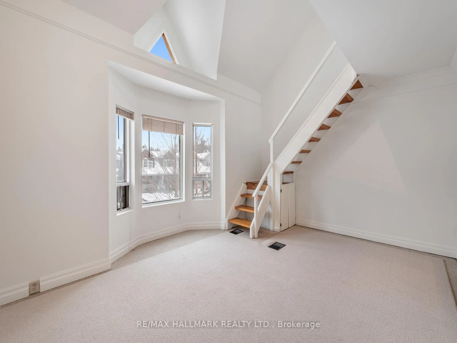 Photo 16 of Unit Upper, 55 Eastmount Avenue, Toronto, Playter Estates-Danforth — HOMEH