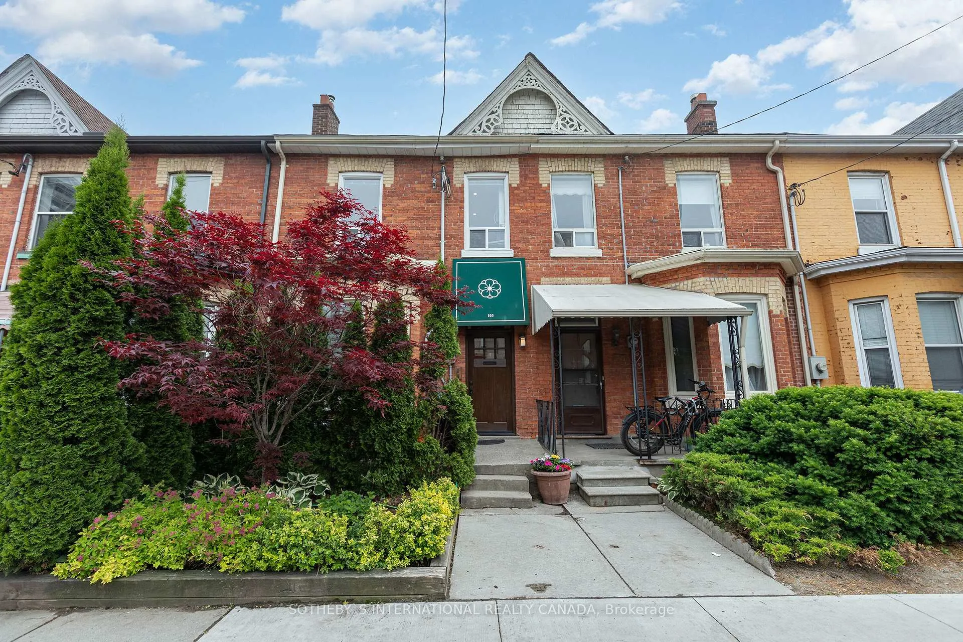Photo 2 of Unit 2, 105 Harbord Street, Toronto, University — HOMEH