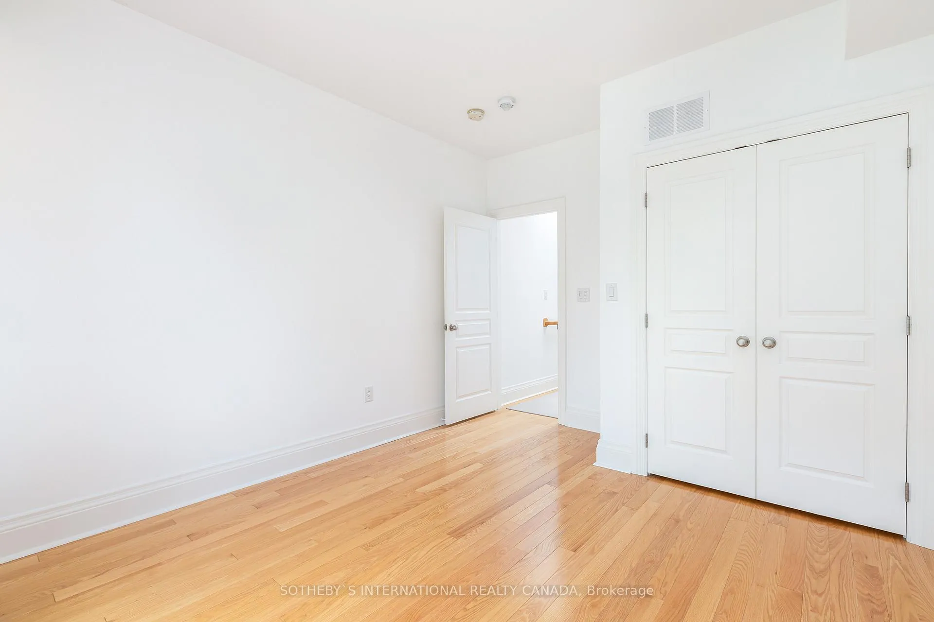 Photo 10 of Unit 2, 105 Harbord Street, Toronto, University — HOMEH