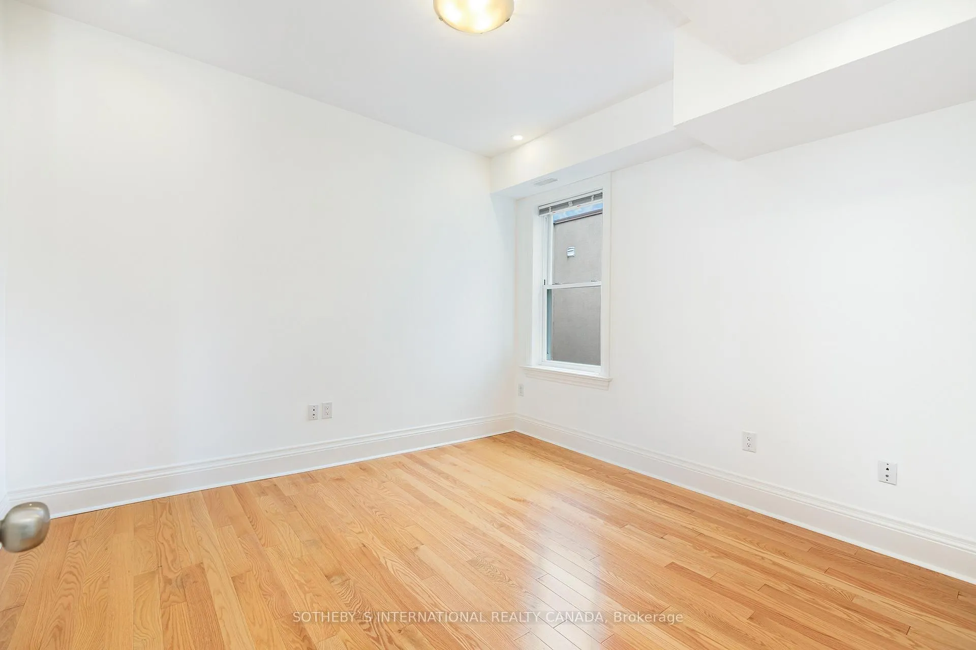 Photo 12 of Unit 2, 105 Harbord Street, Toronto, University — HOMEH