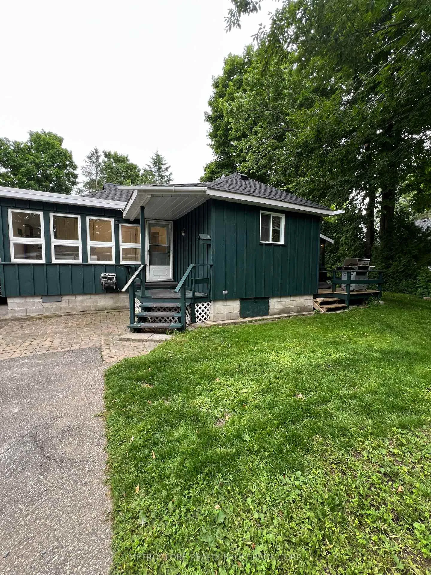 Photo 2 of 876 Kennedy Road, Innisfil, Alcona — HOMEH