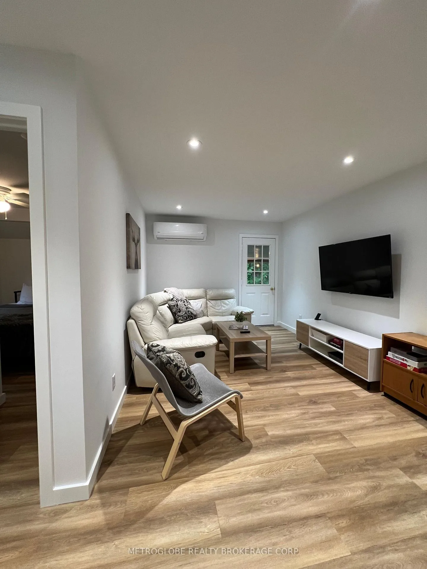 Photo 8 of 876 Kennedy Road, Innisfil, Alcona — HOMEH