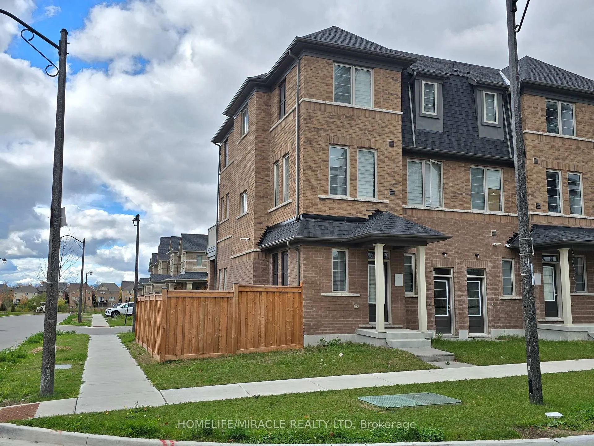 Photo 1 of 135 Air Dancer Crescent, Oshawa, Windfields — HOMEH