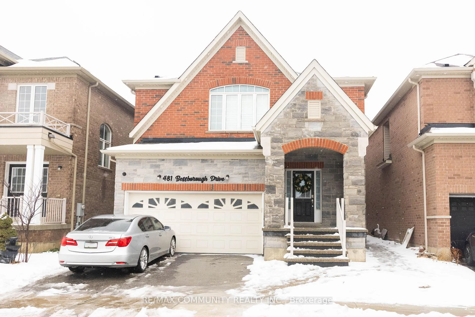 Front of 481 Bessborough Drive