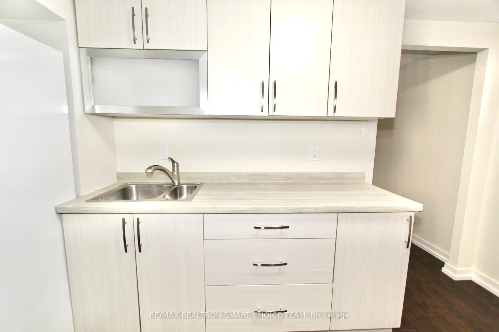 Photo 6 of Unit Bsmt, 929 Crocus Crescent, Whitby, Downtown Whitby — HOMEH