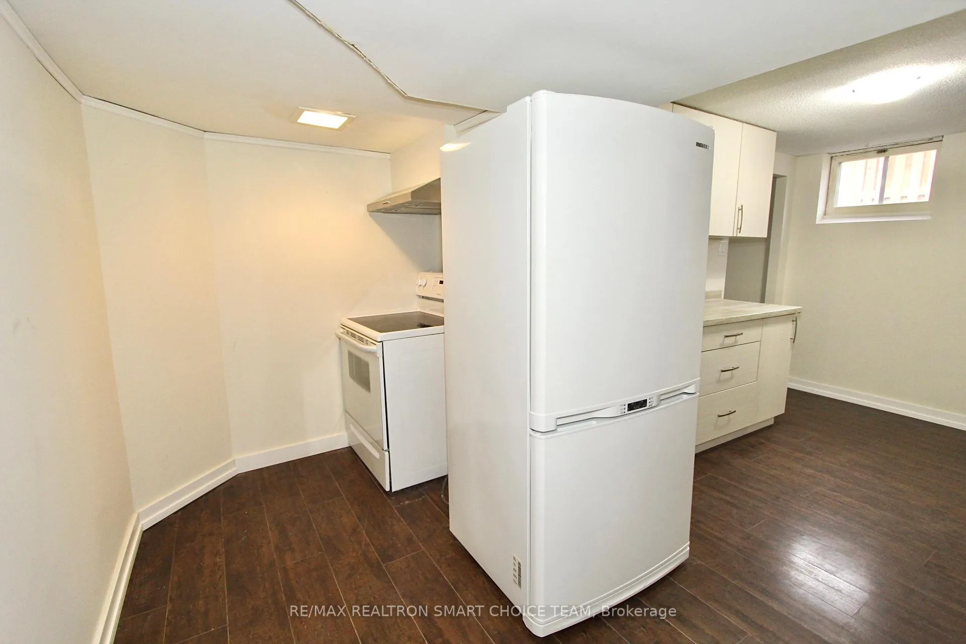 Photo 7 of Unit Bsmt, 929 Crocus Crescent, Whitby, Downtown Whitby — HOMEH