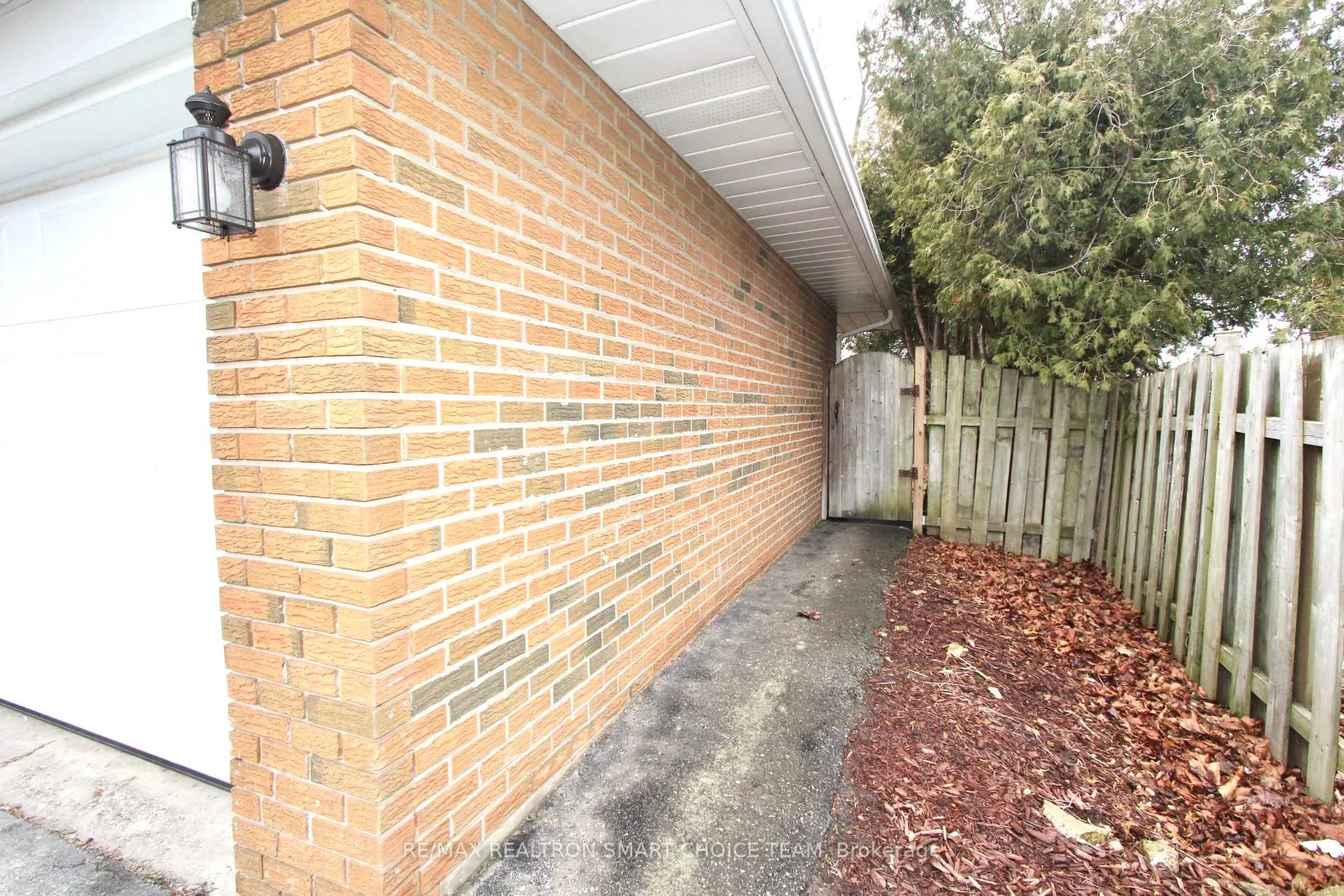 Photo 19 of Unit Bsmt, 929 Crocus Crescent, Whitby, Downtown Whitby — HOMEH