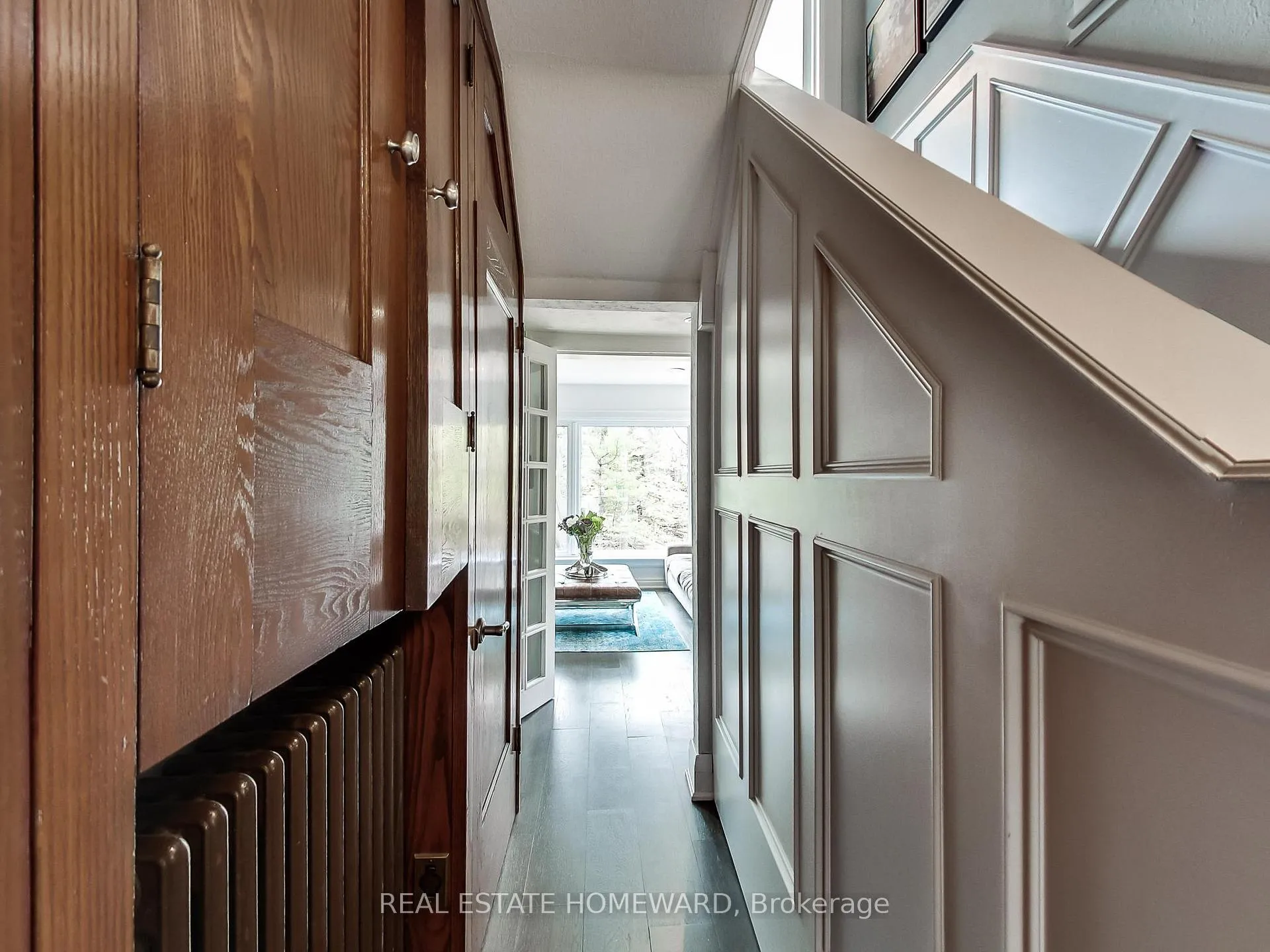 Photo 3 of 15 Pine Crescent, Toronto, The Beaches — HOMEH