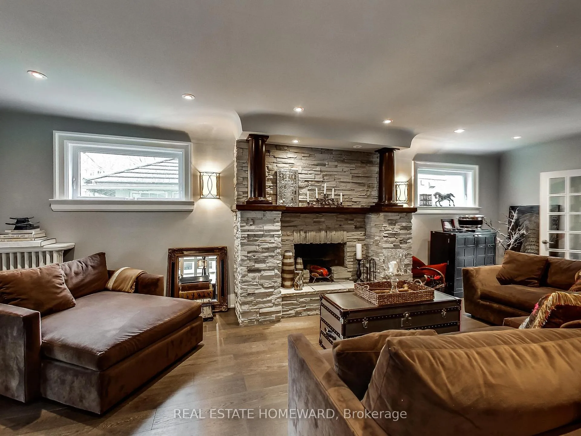 Photo 4 of 15 Pine Crescent, Toronto, The Beaches — HOMEH
