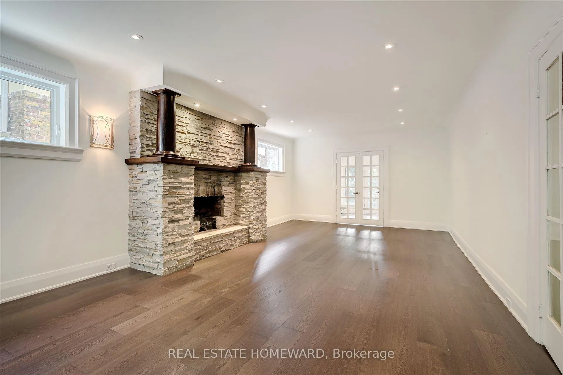 Photo 5 of 15 Pine Crescent, Toronto, The Beaches — HOMEH